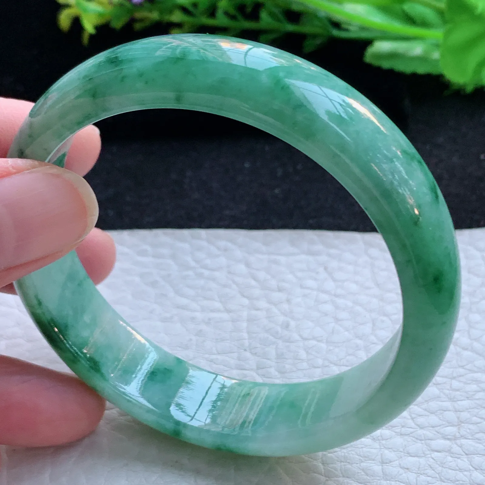 hh自然光58*14.8*7轮胎镯 缅甸翡翠a货玉手镯满绿底飘绿花宽边玉手环