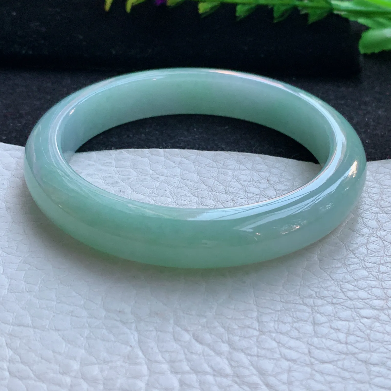 n自然光58.5*11:6*8.3平安镯 缅甸翡翠a货玉手镯清新宽边玉手环