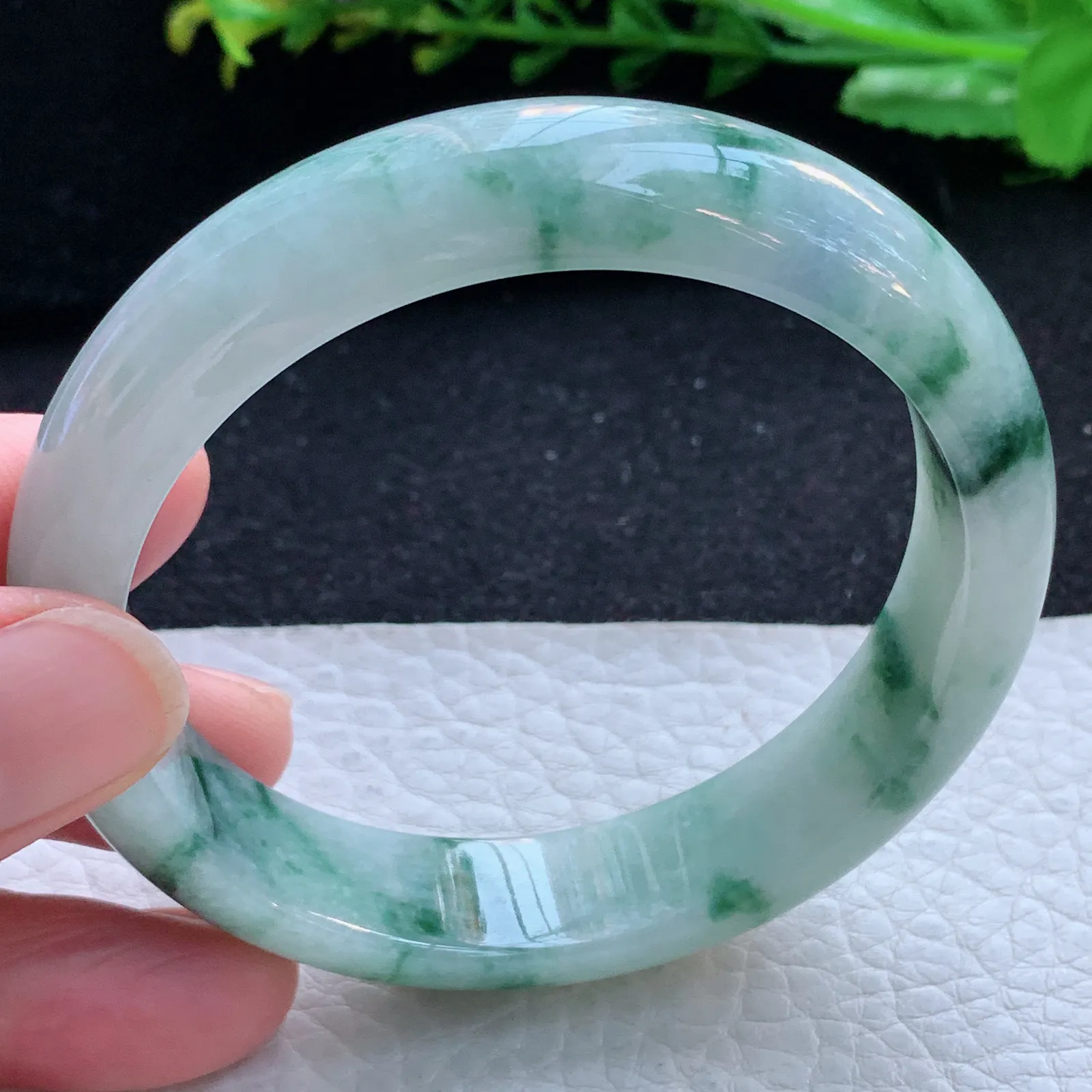 js自然光58*13.5*7.8平安镯 缅甸翡翠a货玉手镯飘花宽边玉手环