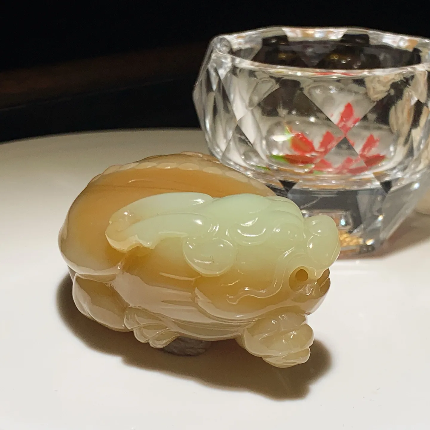 新疆和田玉且末糖富贵长寿龙龟把件。尺寸73/51/31重192.5克。玉质细腻油润。手推出油。佩戴高端典雅。lt251128