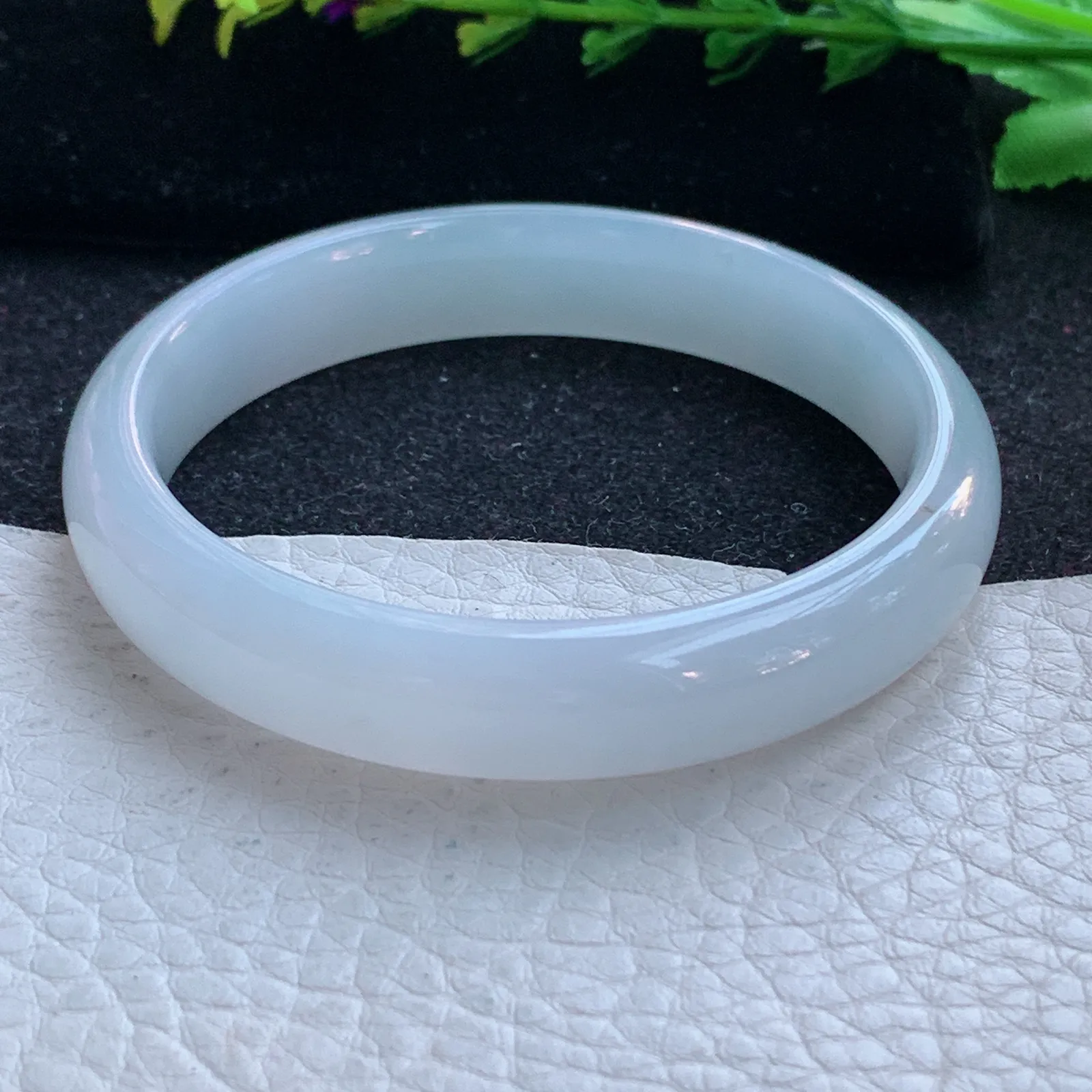 n自然光54*11*6.2平安镯 缅甸翡翠a货玉手镯冰纯秀气宽边玉手环