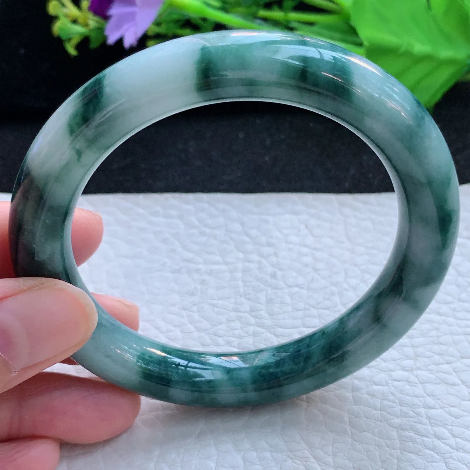 js自然光59*11.2*10.2美人镯 缅甸翡翠a货玉手镯蓝韵圆条玉手环