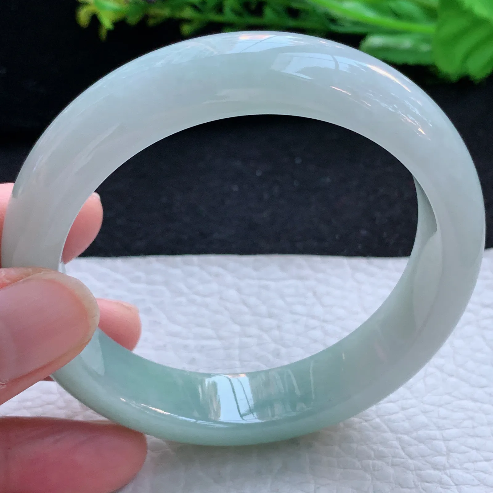 js自然光58.5*14*8.5平安镯 缅甸翡翠a货玉手镯蓝绿清新宽边玉手环