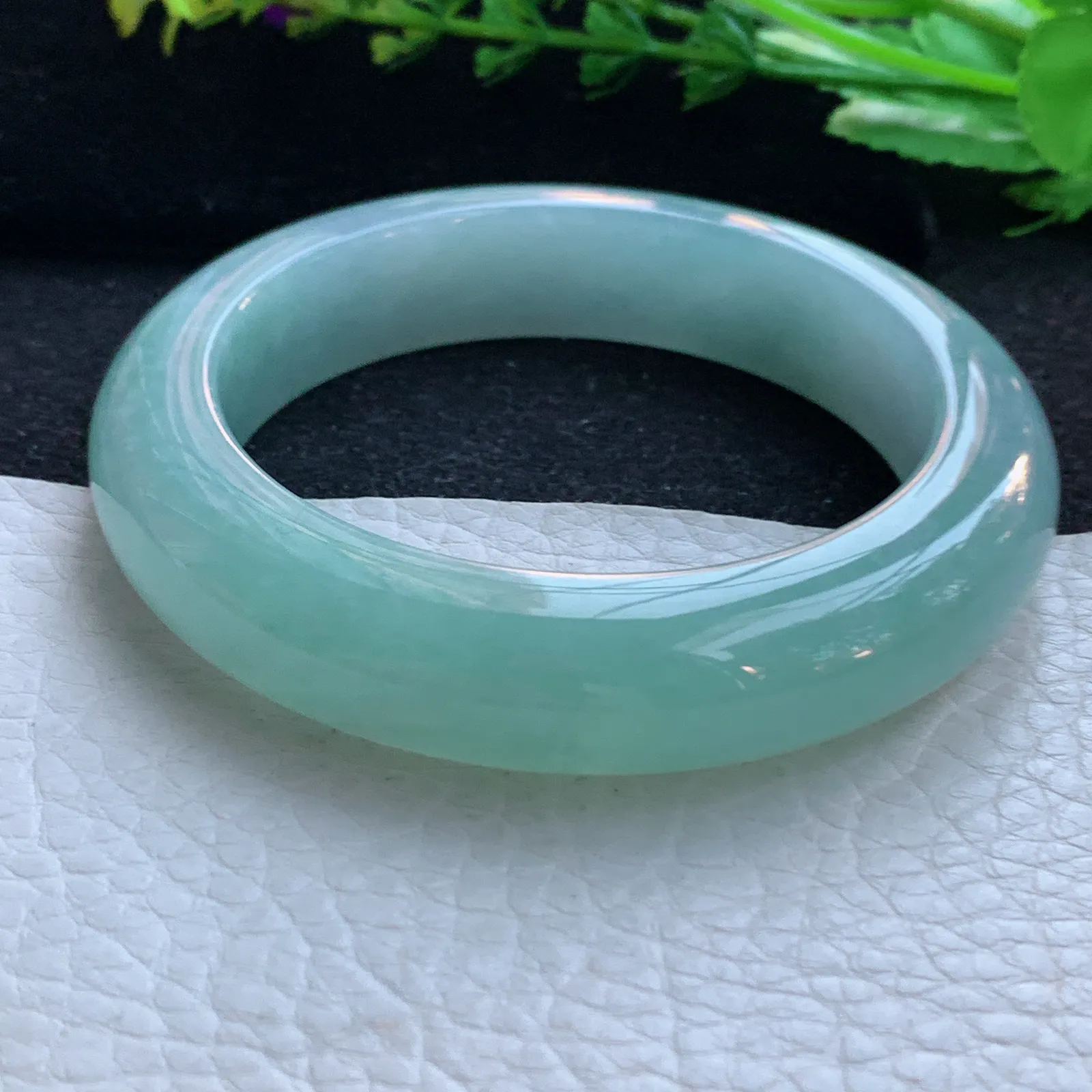 js自然光56*13.3*10平安镯 缅甸翡翠a货玉手镯蓝韵宽边玉手环