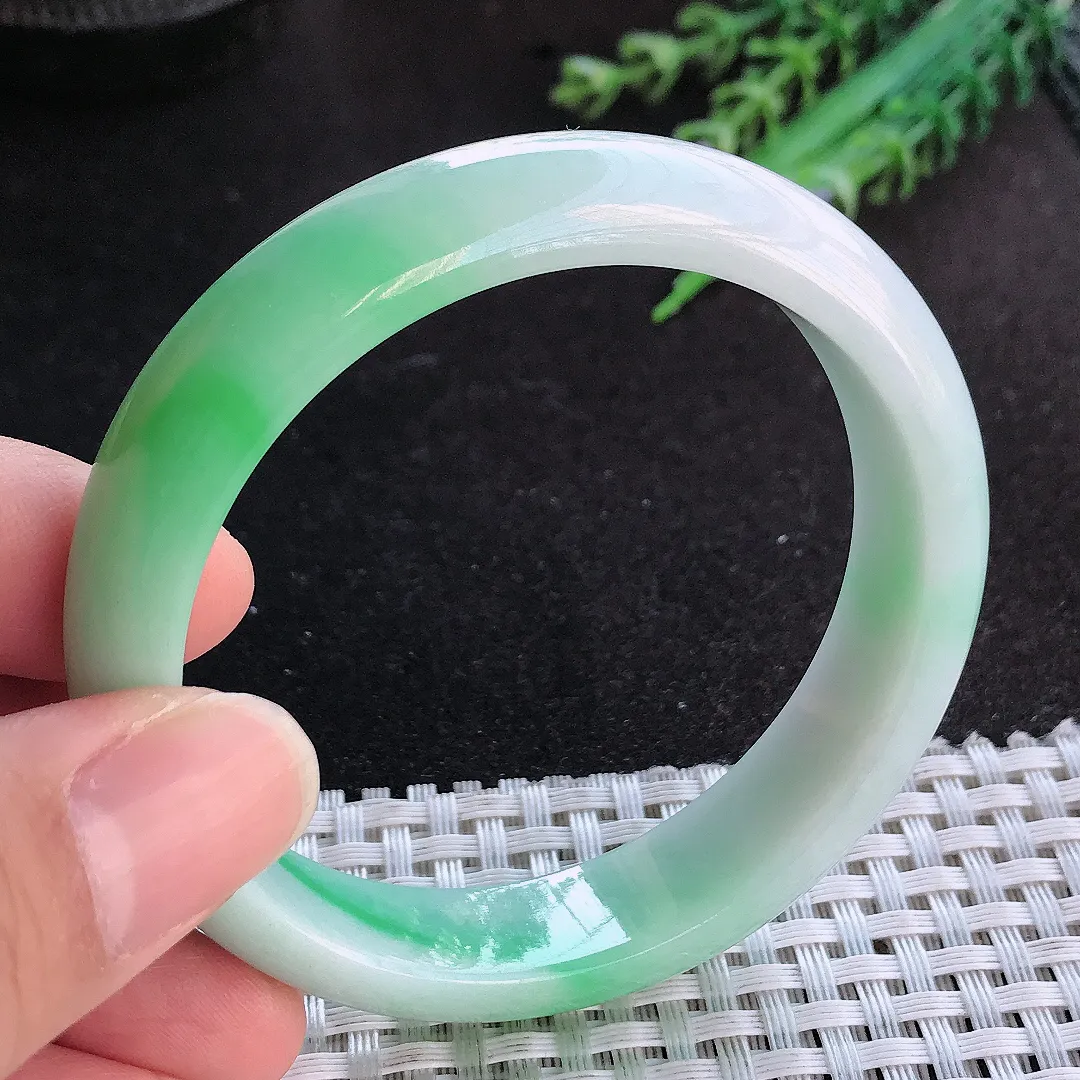 天然A货翡翠55.5/12.8/7.8老坑精美温润飘阳绿手镯宽边玉手镯