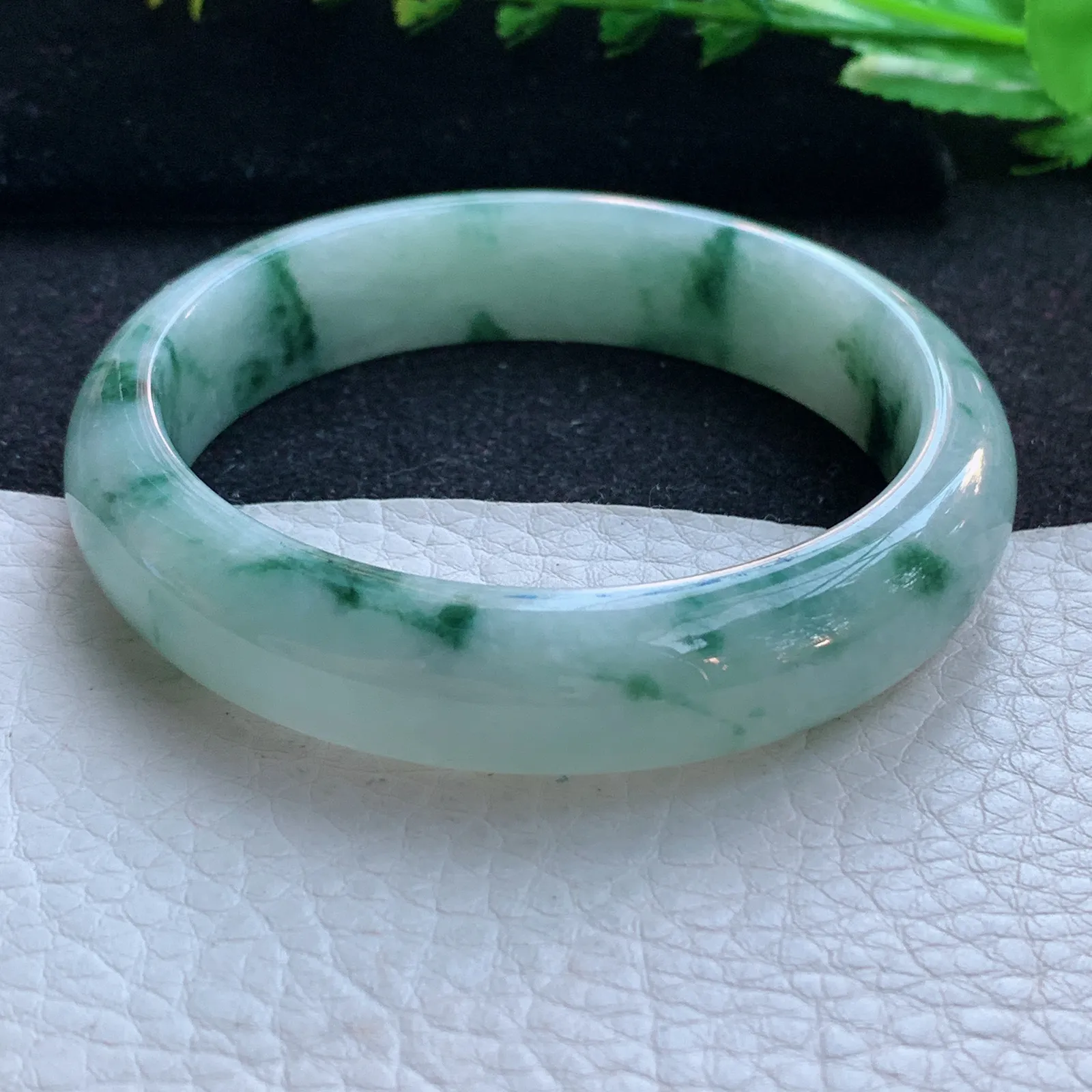 js自然光58*13.5*7.8平安镯 缅甸翡翠a货玉手镯飘花宽边玉手环