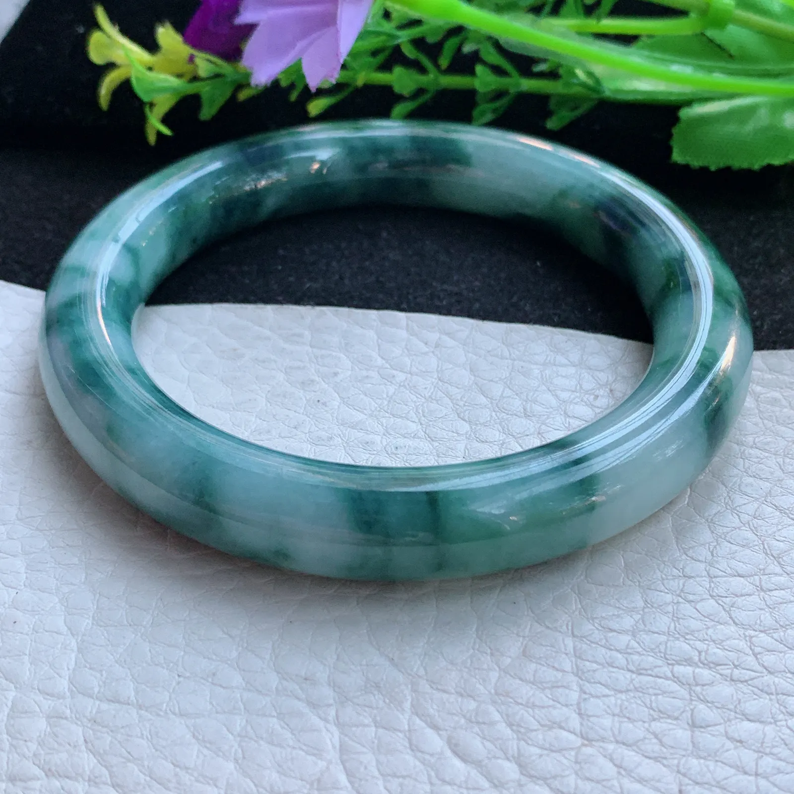 js自然光59*11.2*10.2美人镯 缅甸翡翠a货玉手镯蓝韵圆条玉手环