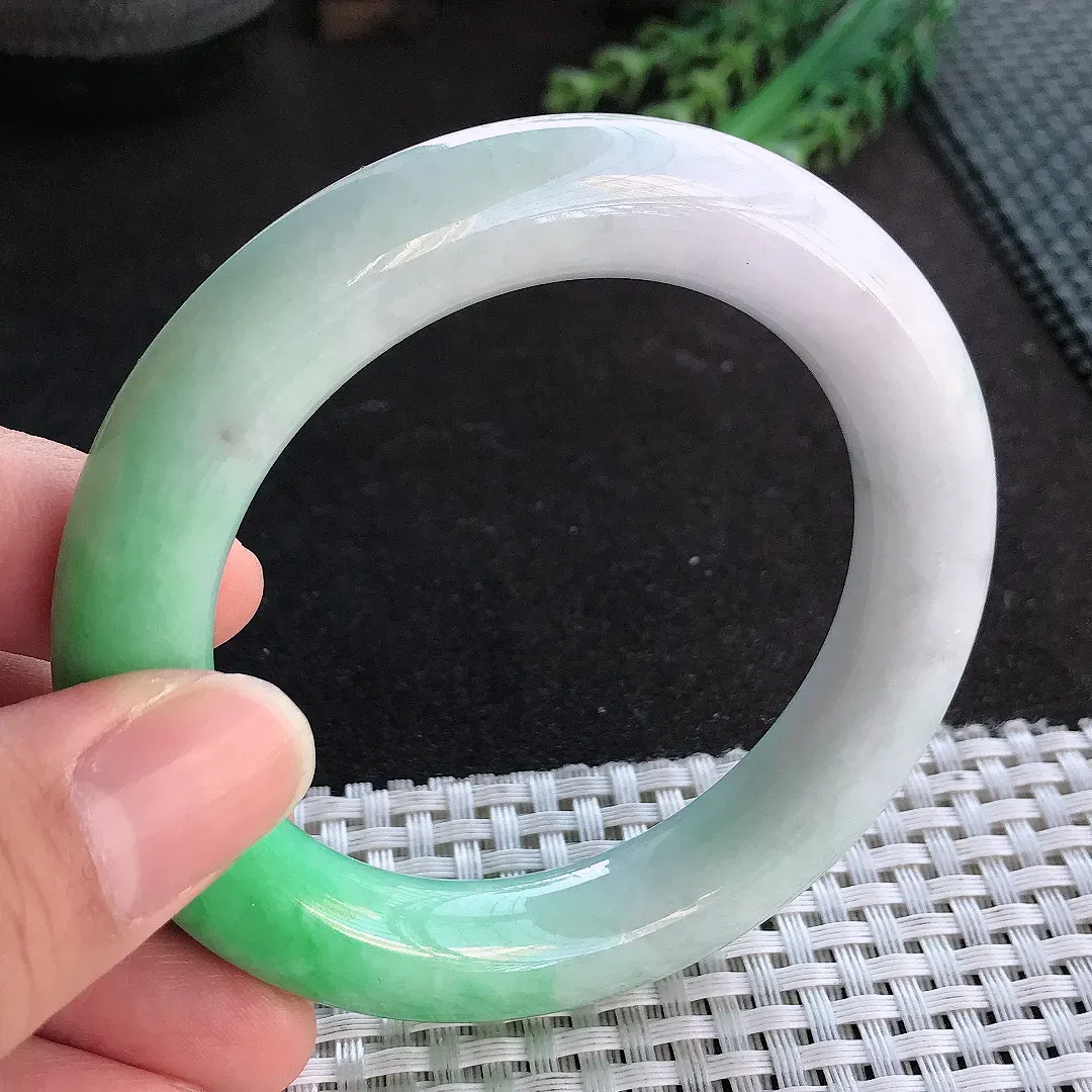 天然A货翡翠55/11.5老坑温润飘阳绿胖圆条手镯玉手镯