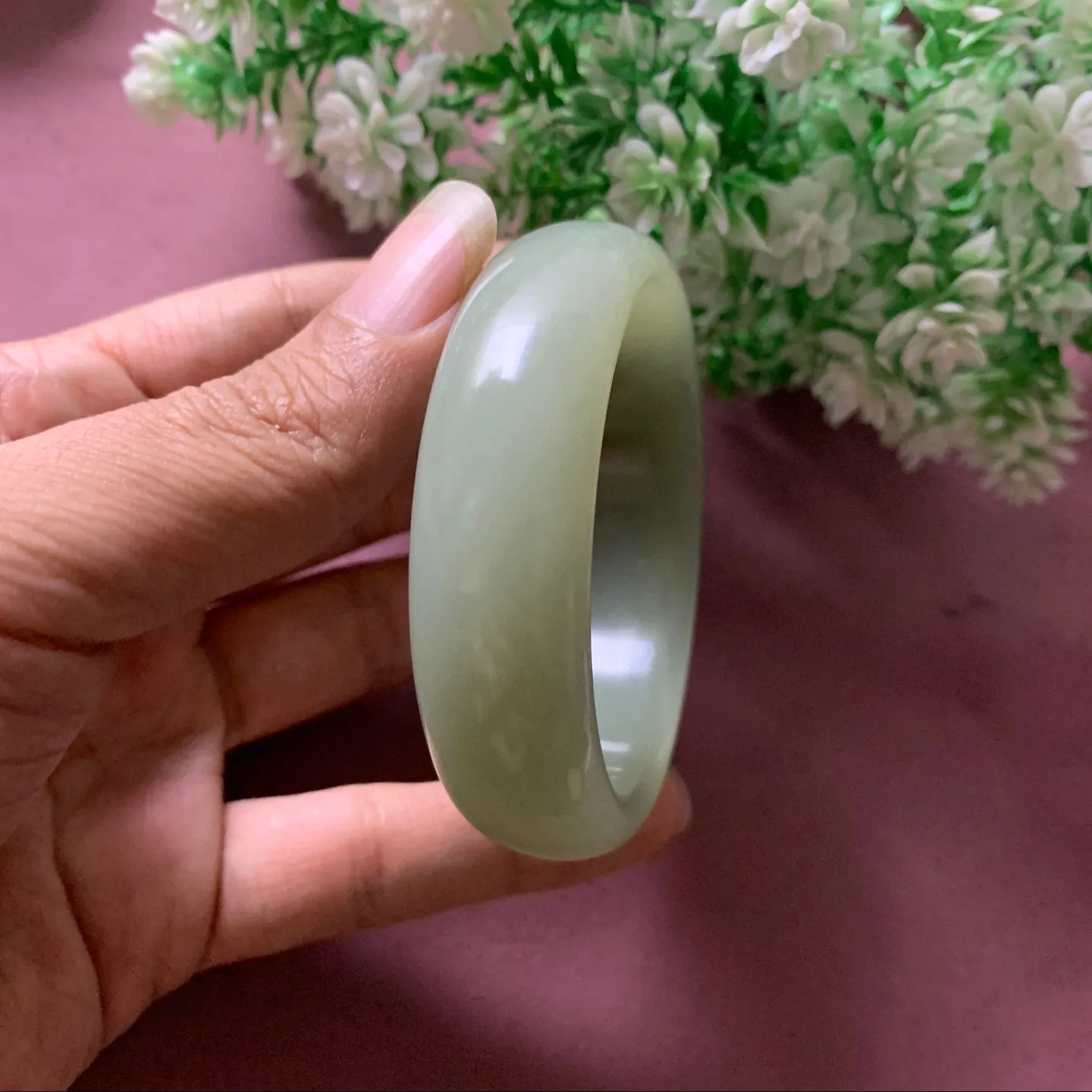 和田玉56圈口黄口料宽版手镯，玉质细腻油润 底色纯净  无裂无杂 脂粉好，品质高