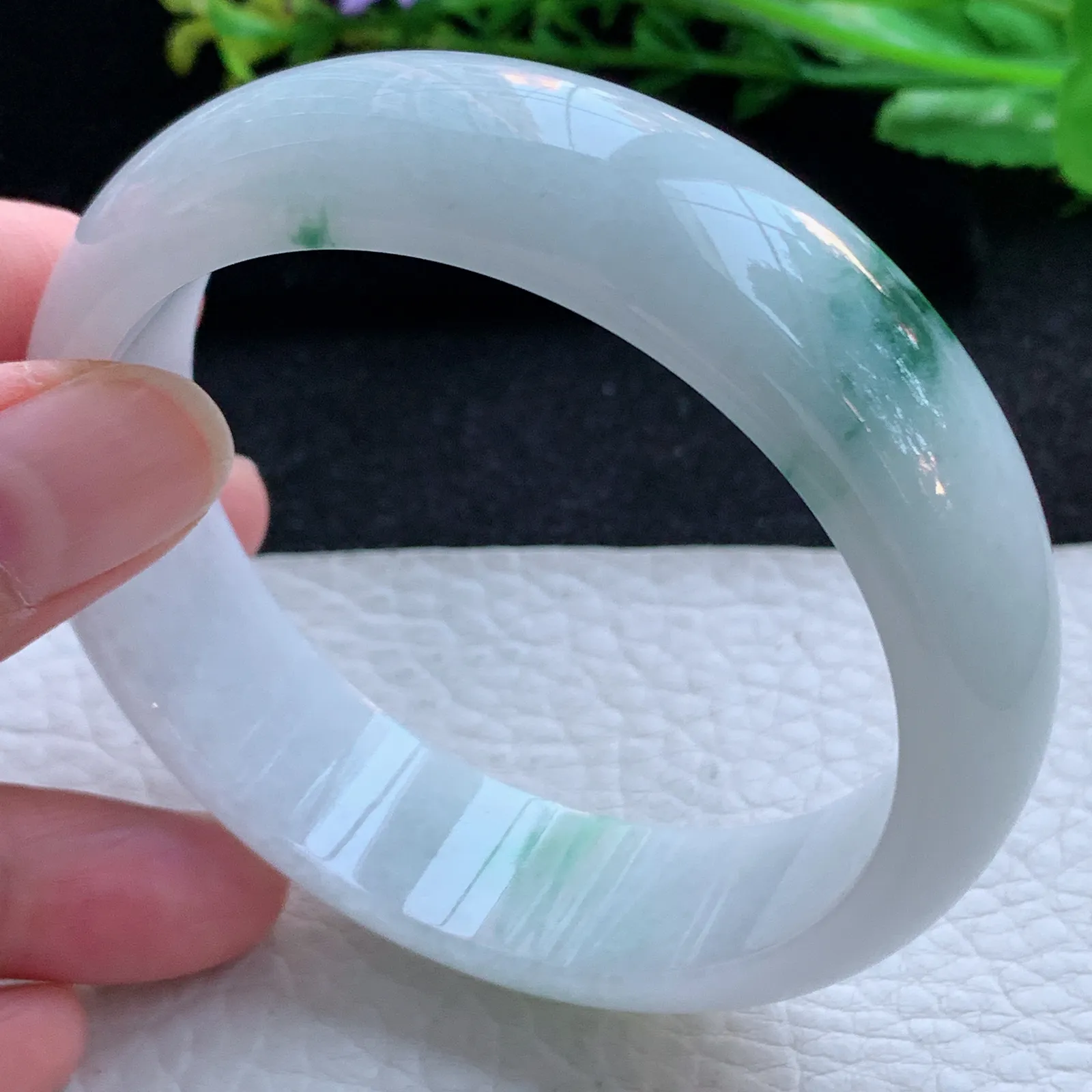 hh大圈口59.5**17.3*7.5轮胎镯 缅甸翡翠a货玉手镯牛奶底飘花宽边玉手环
