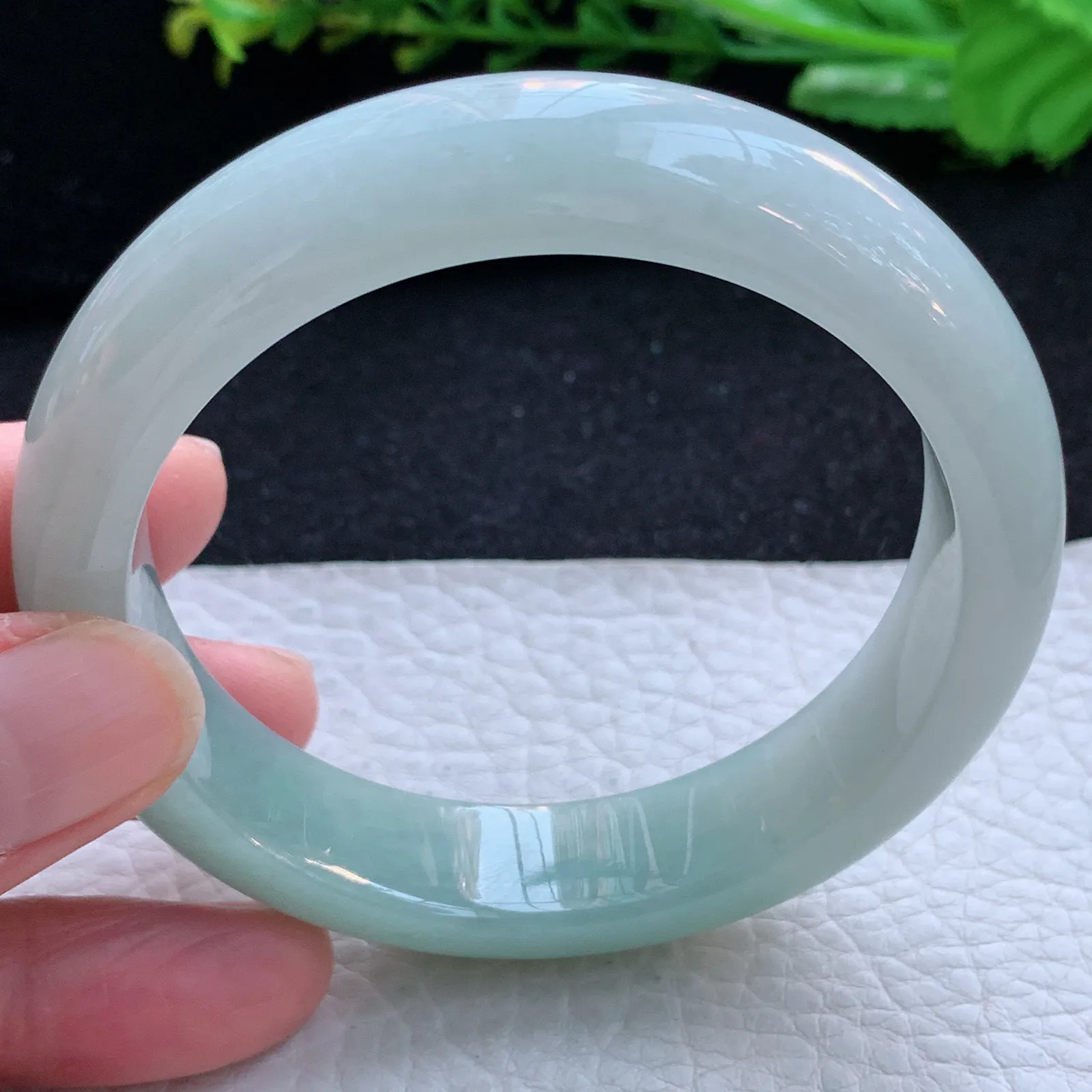 js自然光58.5*14*8.5平安镯 缅甸翡翠a货玉手镯蓝绿清新宽边玉手环