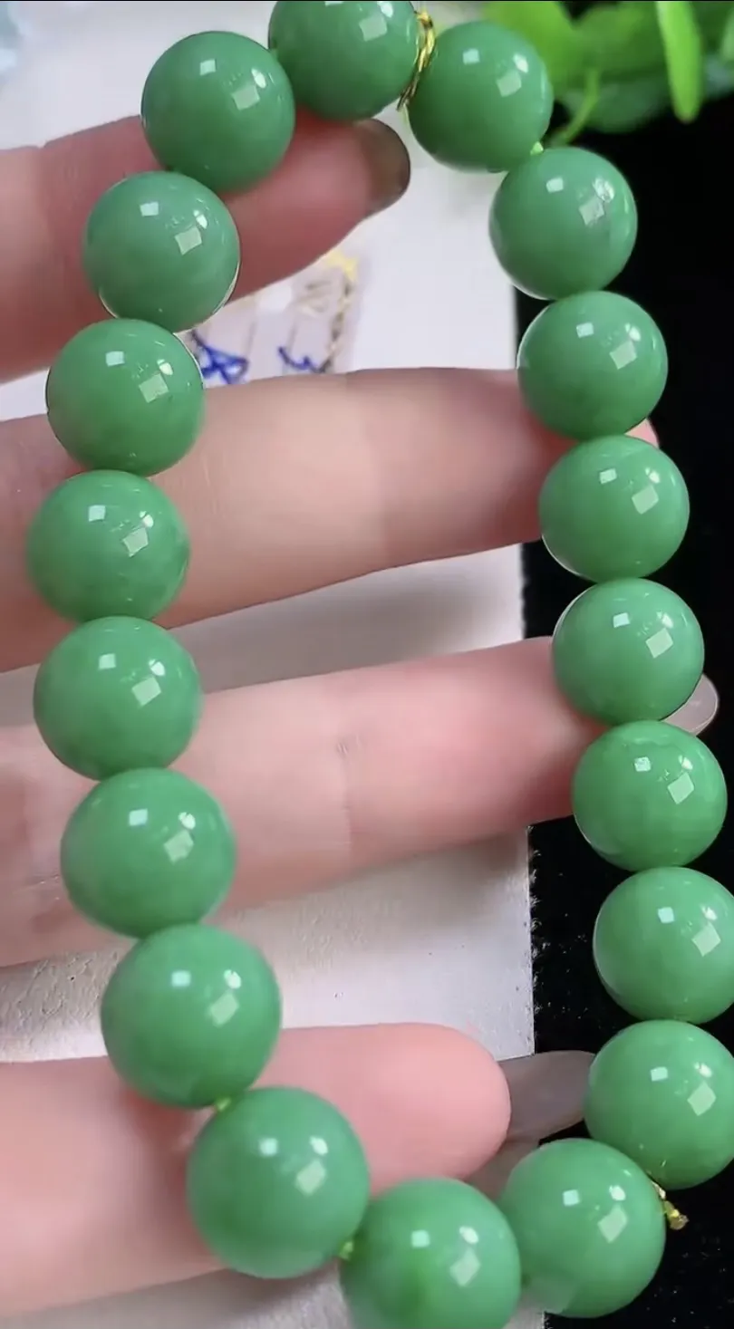 翡翠a货冰种满绿圆珠手串19颗，尺寸10.4，重量:36.17g