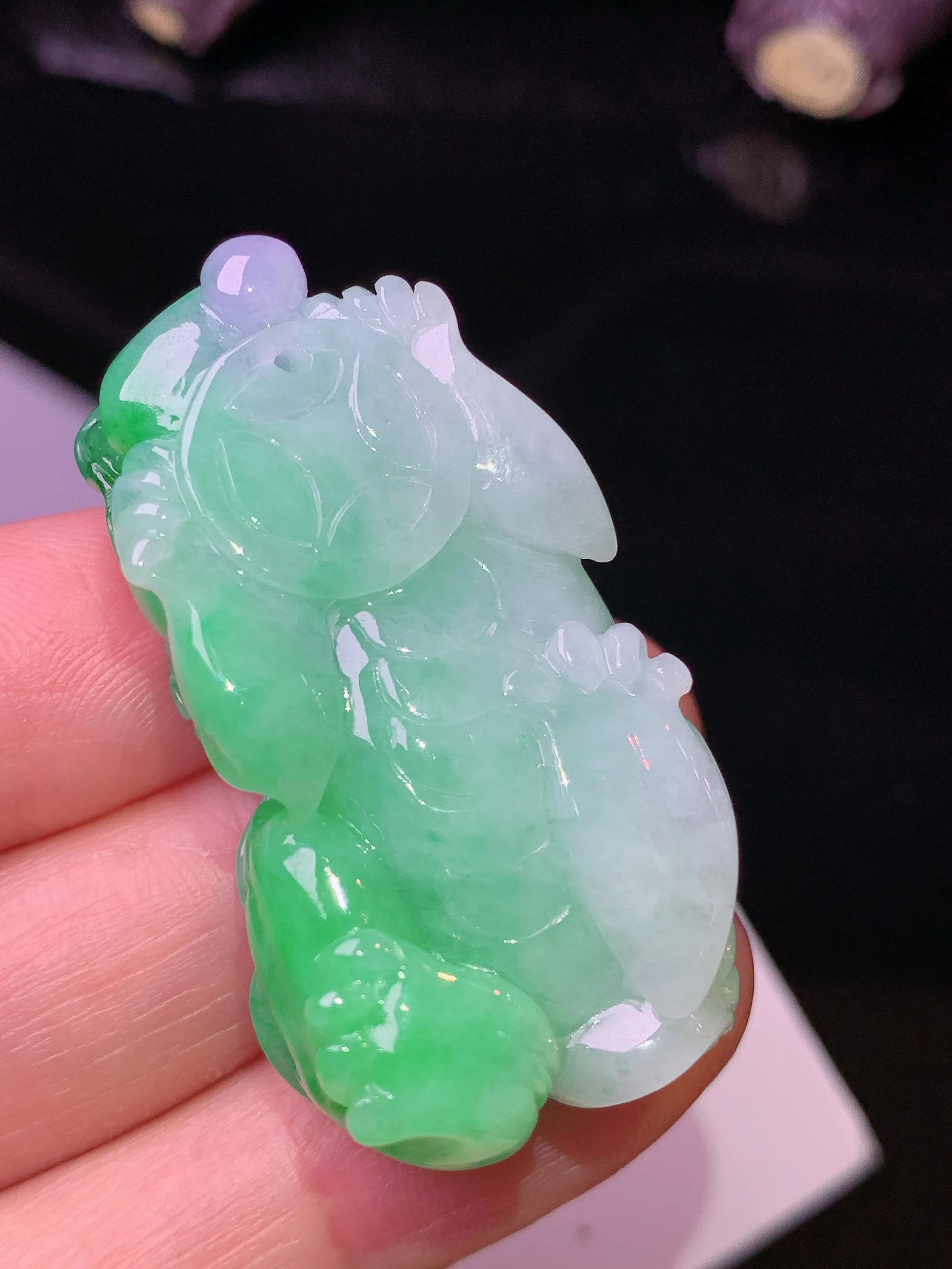 翠绿貔貅吊坠 玉质细腻 色泽艳丽清新 整体尺寸41*21.5*12.8