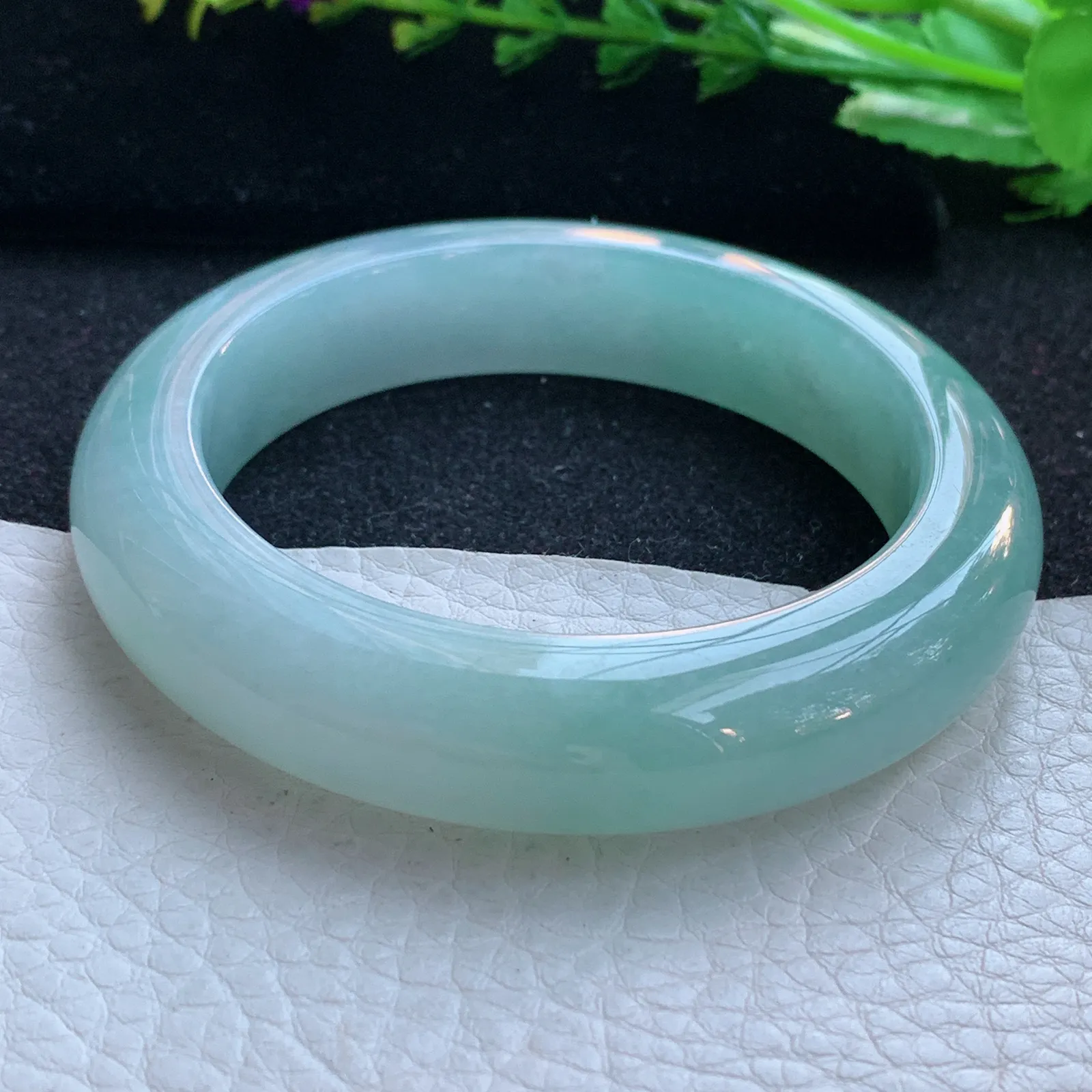 js自然光56*13.3*10平安镯 缅甸翡翠a货玉手镯蓝韵宽边玉手环