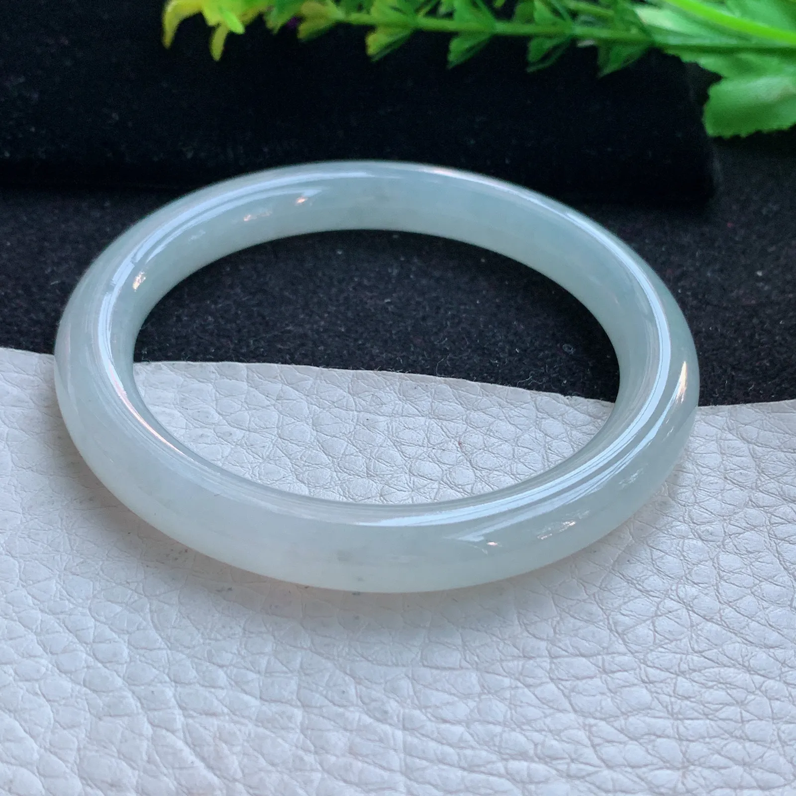 n自然光54.5*8.4叮当镯 缅甸翡翠a货玉手镯白月光圆条玉手环