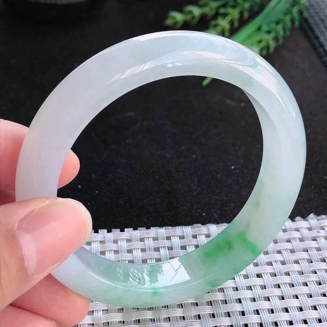 天然A货翡翠58/12.5/9老坑冰胶果冻飘阳绿手镯宽边玉手镯