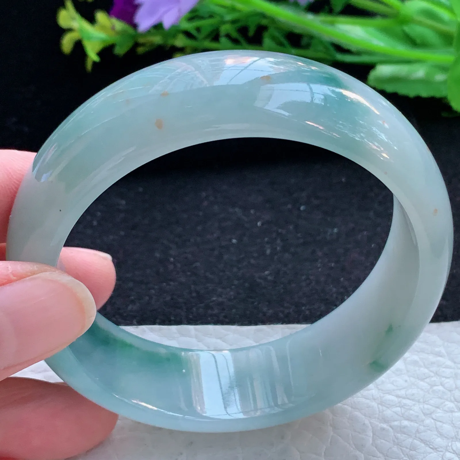 js自然光58*19*7.6轮胎镯 缅甸翡翠a货玉手镯冰飘花宽边玉手环