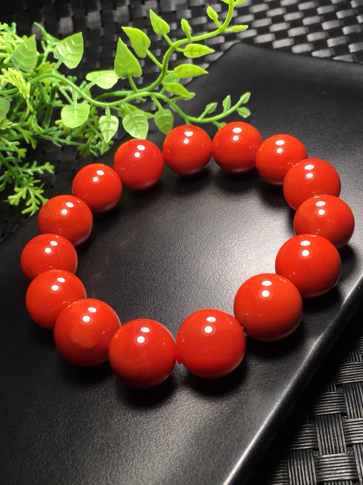 天然川料南红单圈手链 满色满肉玫瑰红  颜色油润细腻尺寸:14.5mm  南红古称南红＂赤玉＂赤玉