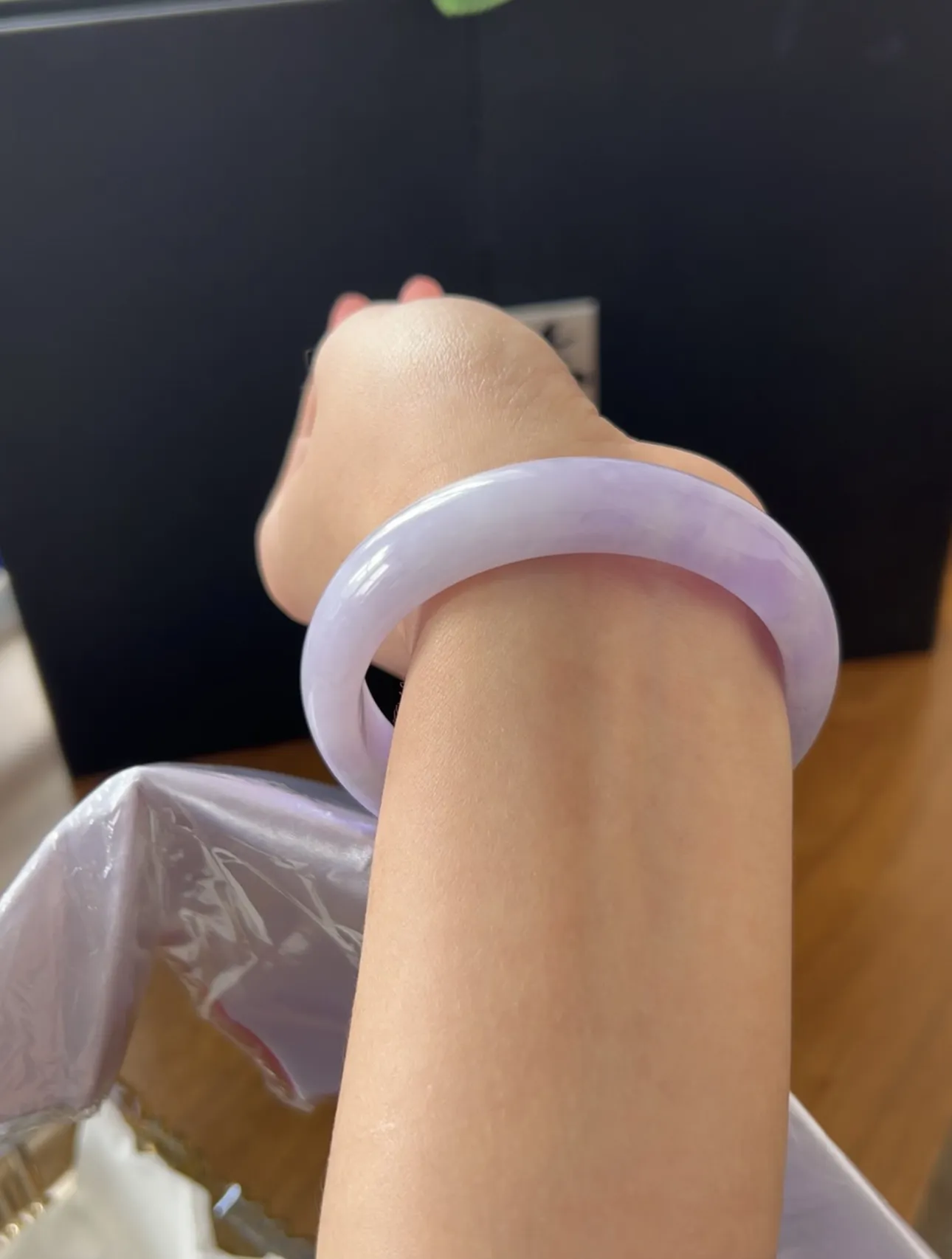 紫罗兰正圈，自然光实拍，58-14.2-8.2。色系自戴浪漫和神秘感。