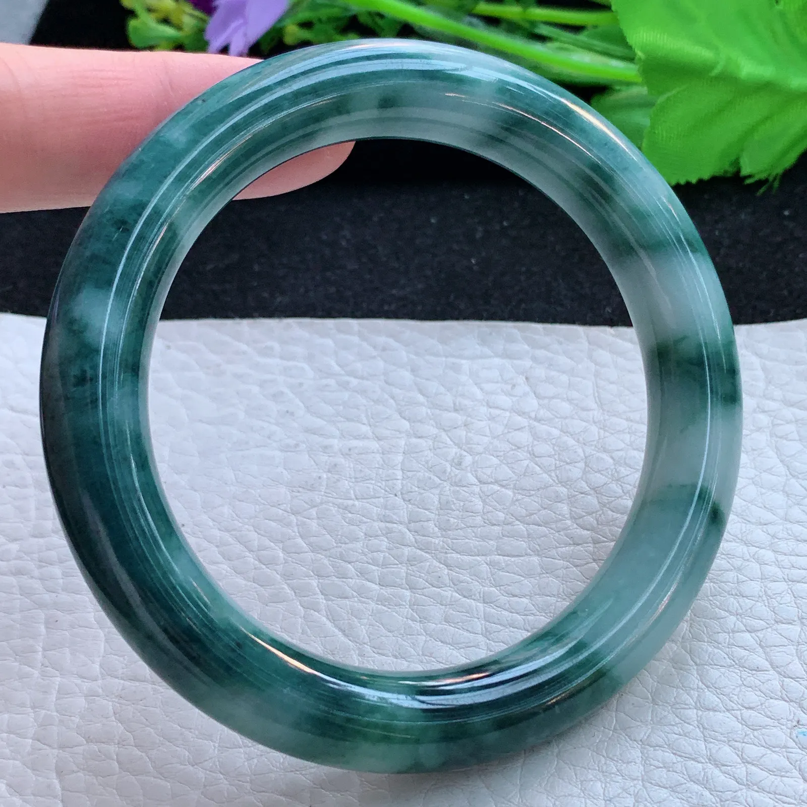 js自然光59*11.2*10.2美人镯 缅甸翡翠a货玉手镯蓝韵圆条玉手环