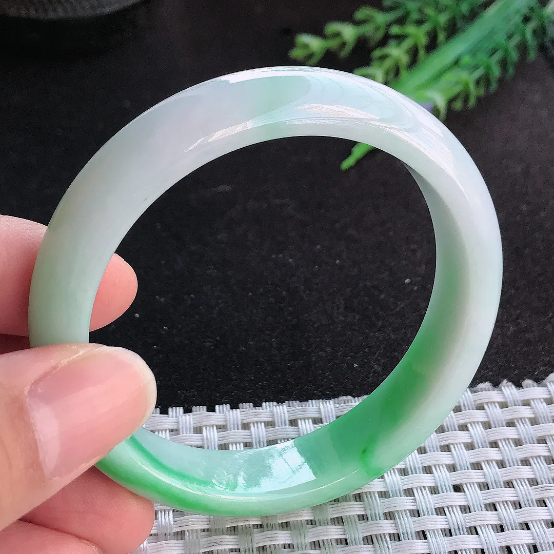 天然A货翡翠55.5/12.8/7.8老坑精美温润飘阳绿手镯宽边玉手镯