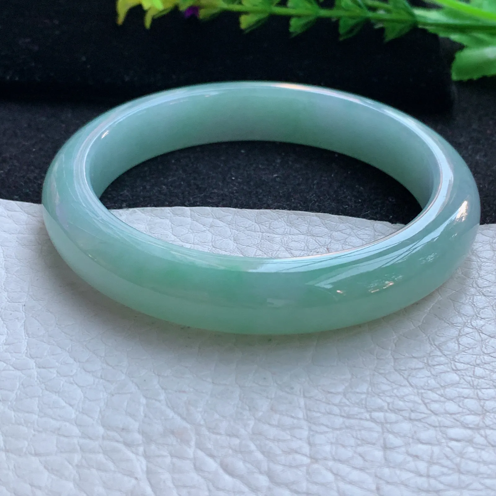 n自然光58.5*11:6*8.3平安镯 缅甸翡翠a货玉手镯清新宽边玉手环