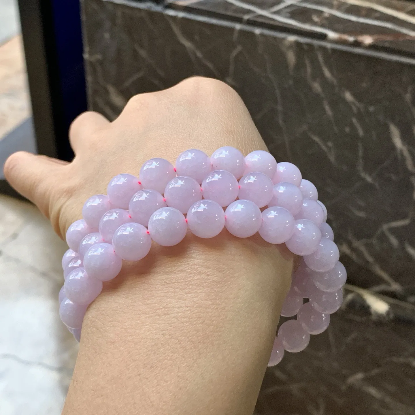 紫罗兰珠串^_^颜色浓郁 大颗 实物不失色 有种水 细腻 鲜艳均匀