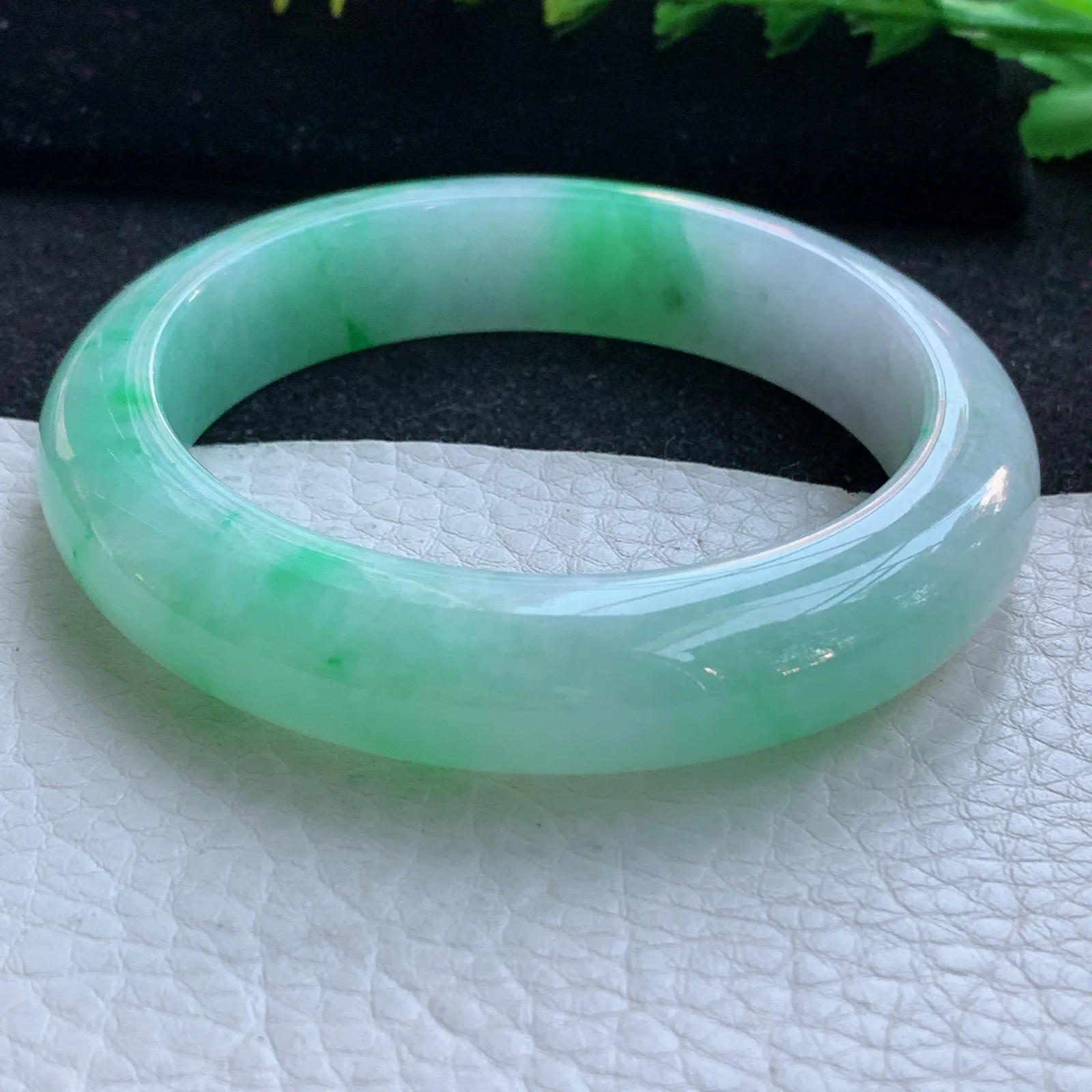 xd自然光57*13.2*9.2平安镯 缅甸翡翠a货玉手镯飘绿花宽边玉手环