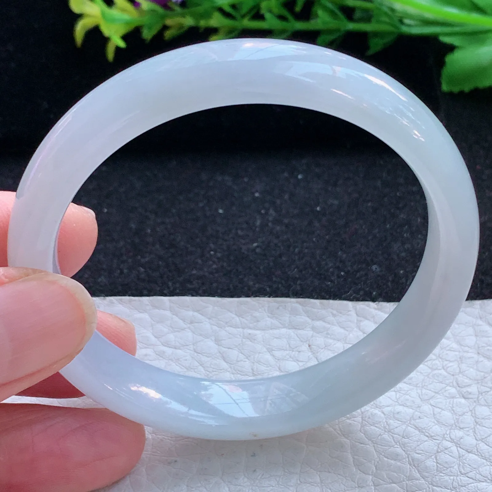 n自然光54*11*6.2平安镯 缅甸翡翠a货玉手镯冰纯秀气宽边玉手环