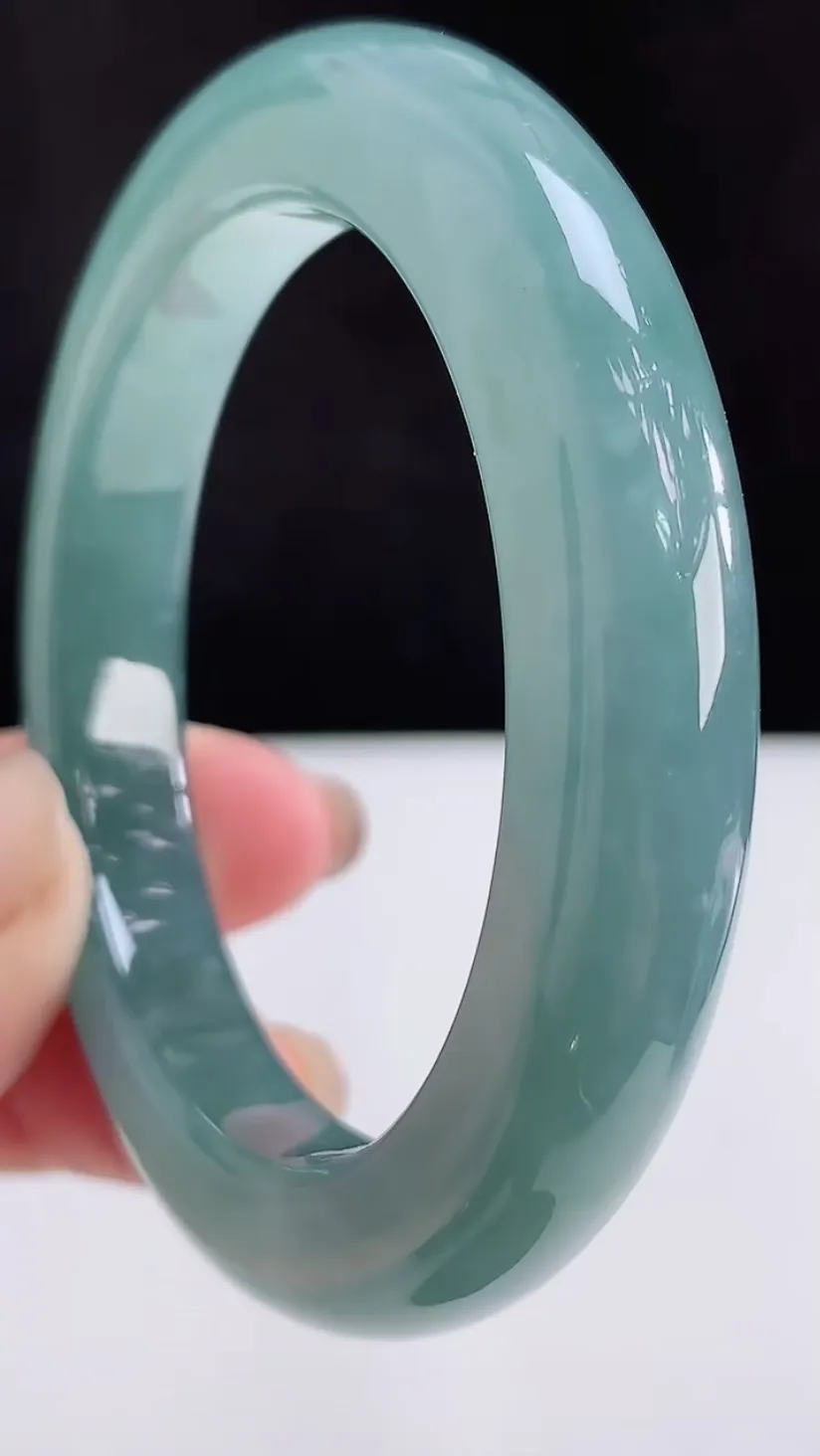 圈口50-51翡翠a货小圈口冰种蓝水宽边手镯 尺寸51-10-9.3，重:51.57G