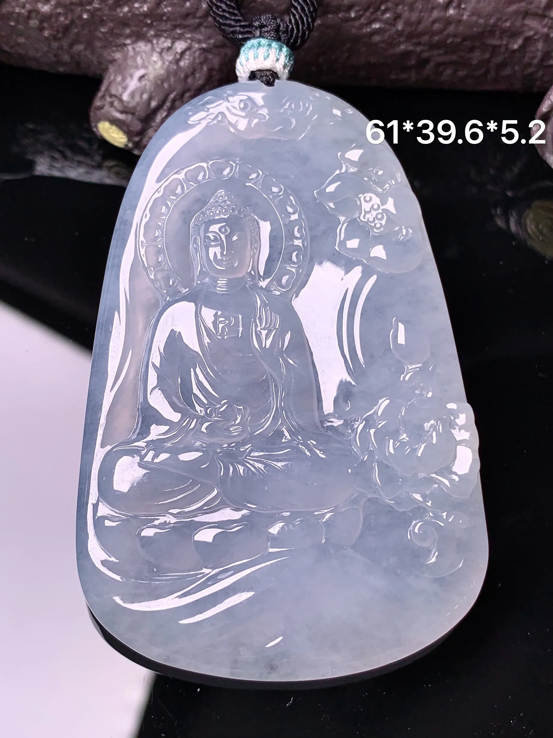 冰种大日如来佛祖吊坠 玉质细腻 色泽艳丽清新 整体尺寸61*39.6*5.2