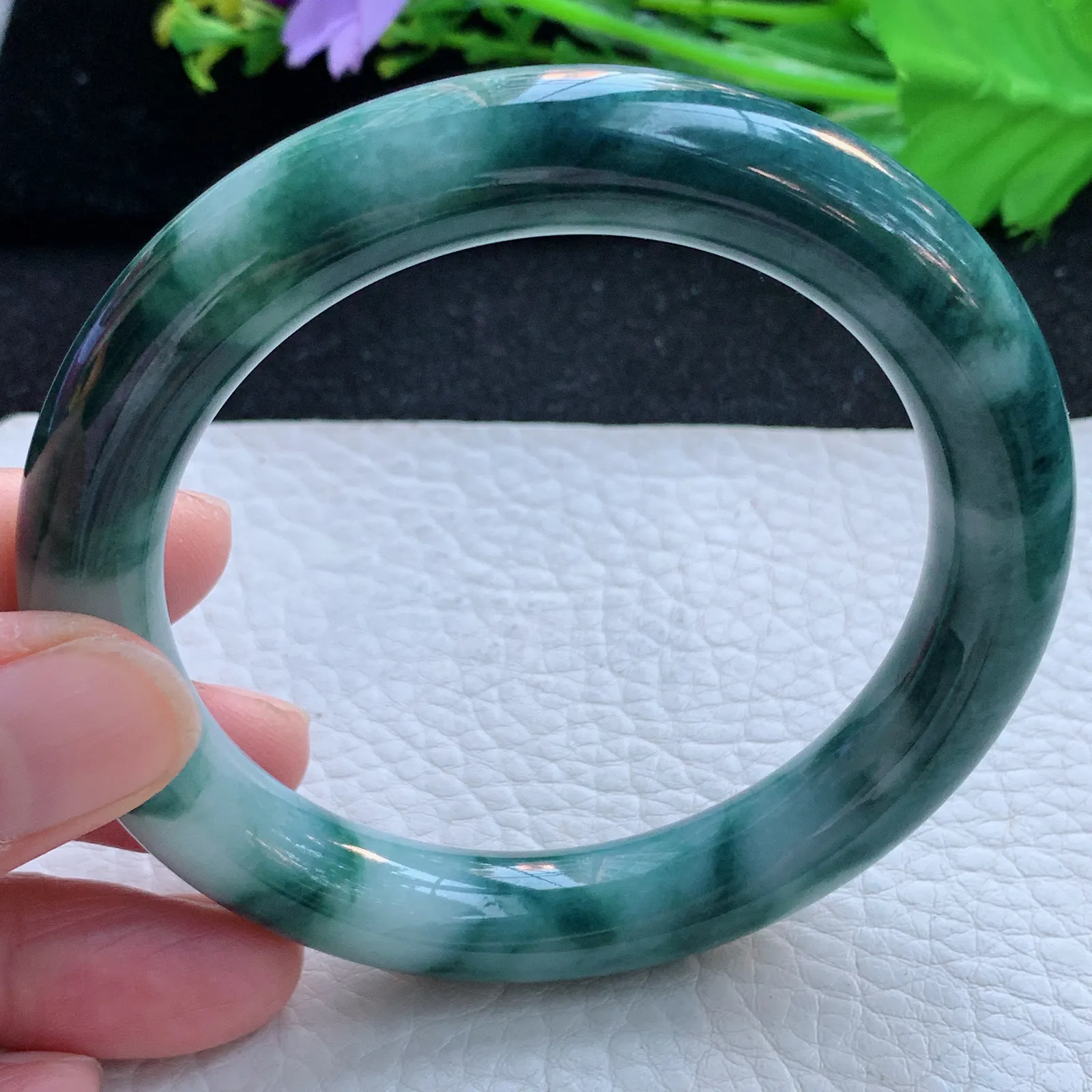 js自然光59*11.2*10.2美人镯 缅甸翡翠a货玉手镯蓝韵圆条玉手环
