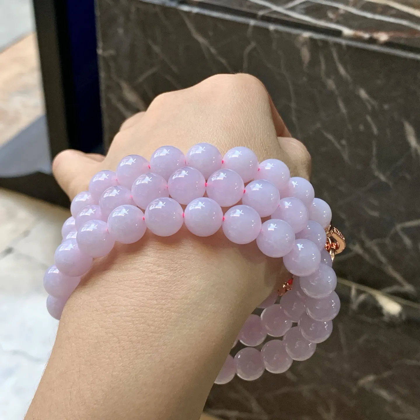 紫罗兰珠串^_^颜色浓郁 大颗 实物不失色 有种水 细腻 鲜艳均匀