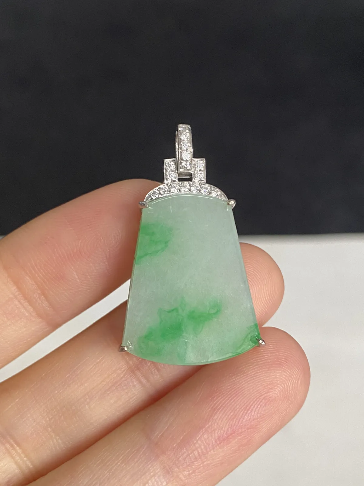 翡翠冰糯种飘绿无事牌，印记：G18K