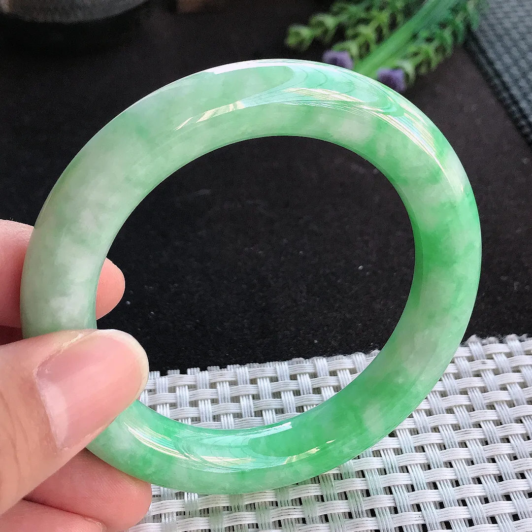 天然A货翡翠55/11.2老坑精美温润满绿圆条手镯玉手镯