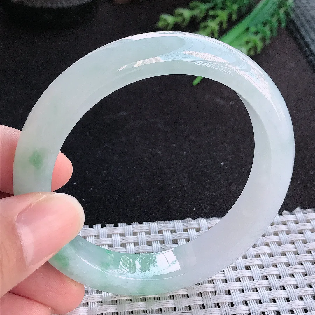 天然A货翡翠58/12.5/9老坑冰胶果冻飘阳绿手镯宽边玉手镯