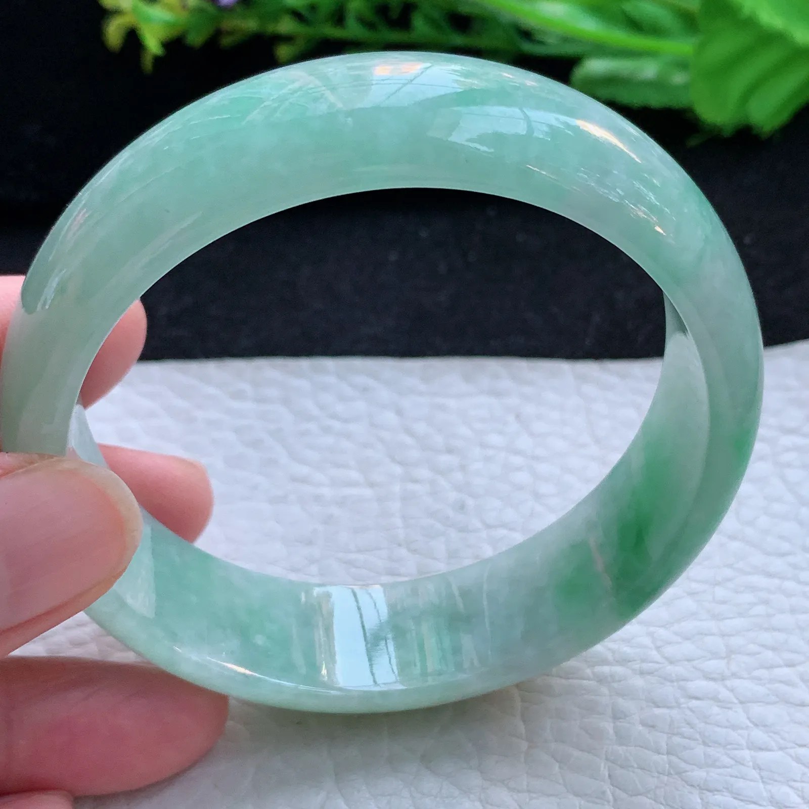 hh大圈口59.5**17.6*7.2轮胎镯 缅甸翡翠a货玉手镯飘绿大气宽边玉手环