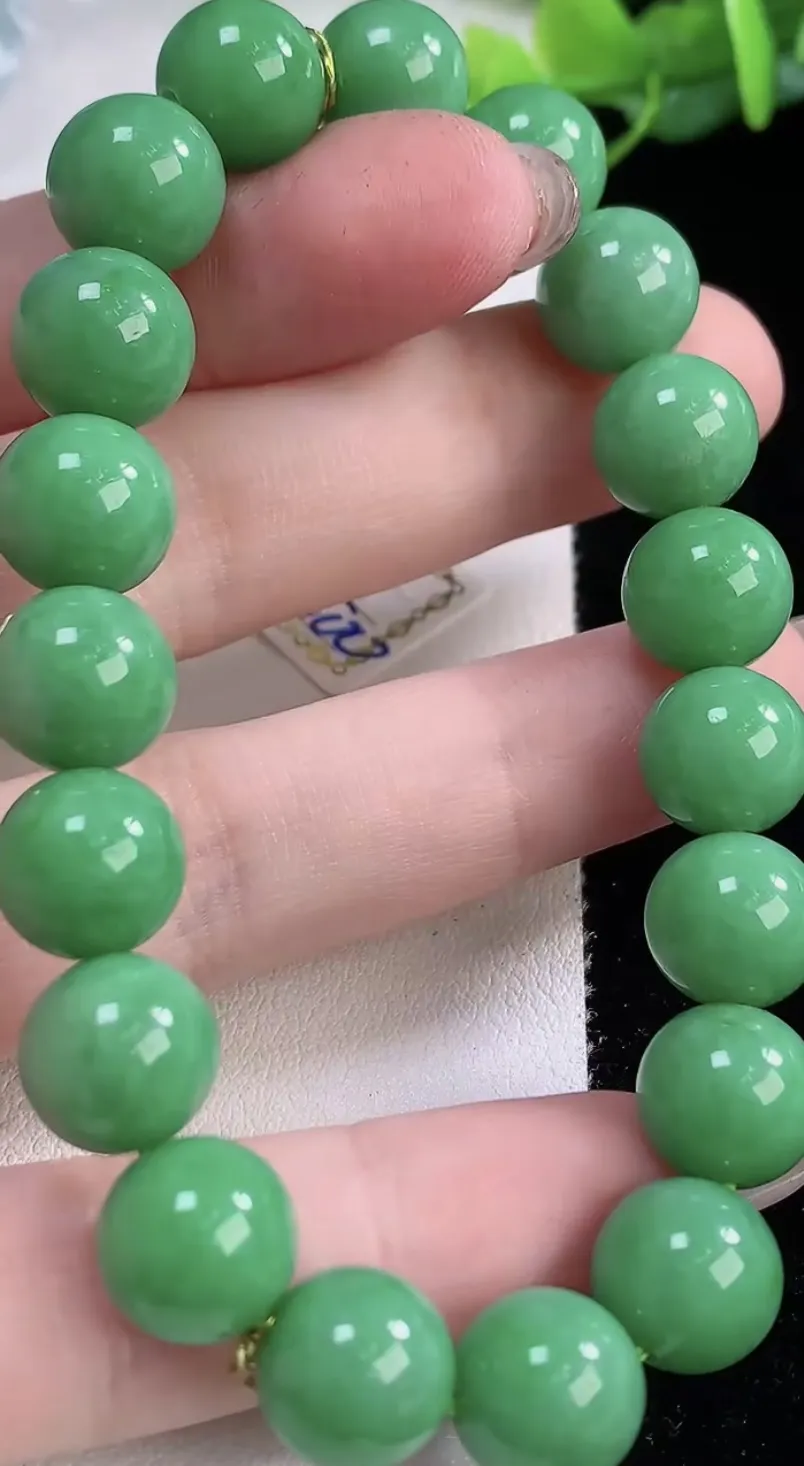 翡翠a货冰种满绿圆珠手串19颗，尺寸10.4，重量:36.17g