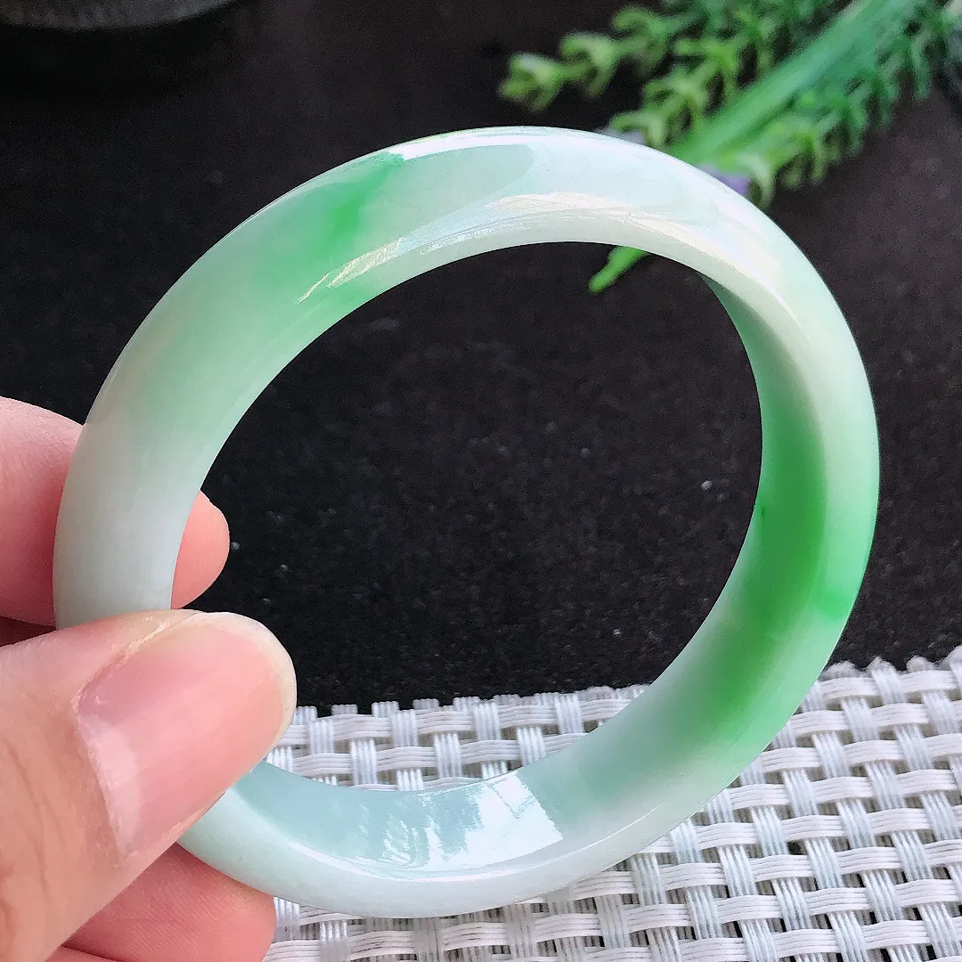 天然A货翡翠55.5/12.8/7.8老坑精美温润飘阳绿手镯宽边玉手镯