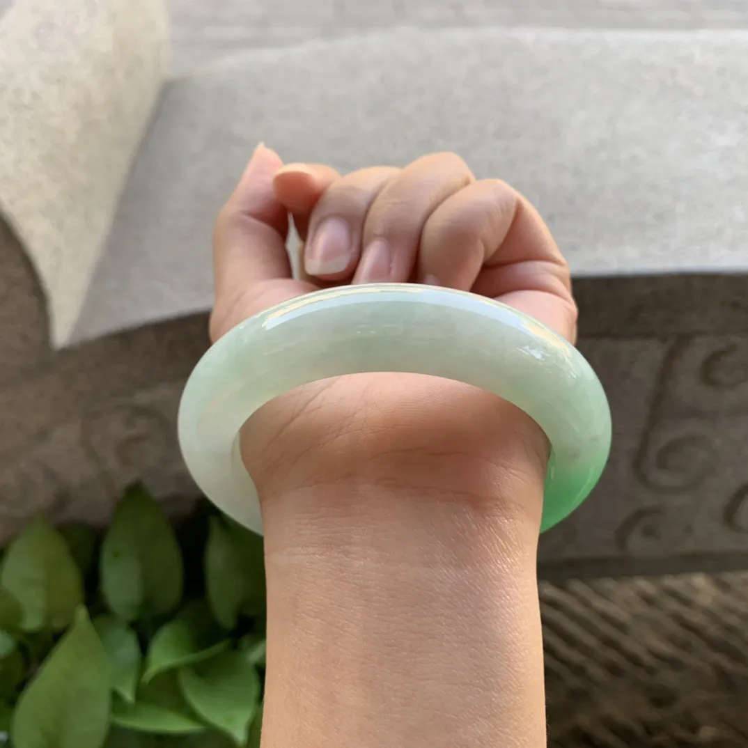 大圈口59.4-14-10.6 【阳绿正圈手镯】正圈59 60可戴