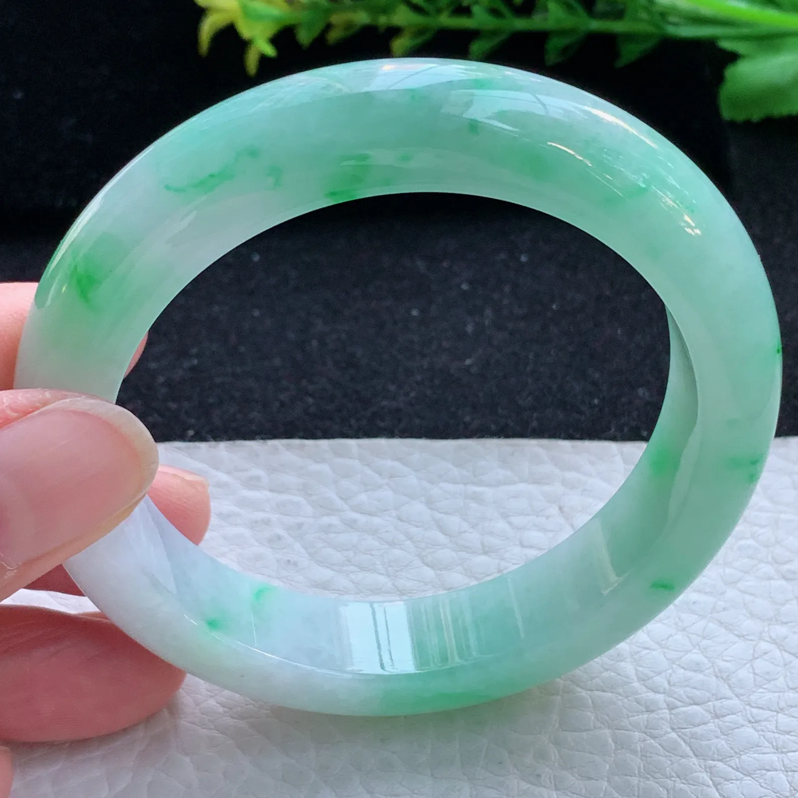 xd自然光57*13.2*9.2平安镯 缅甸翡翠a货玉手镯飘绿花宽边玉手环