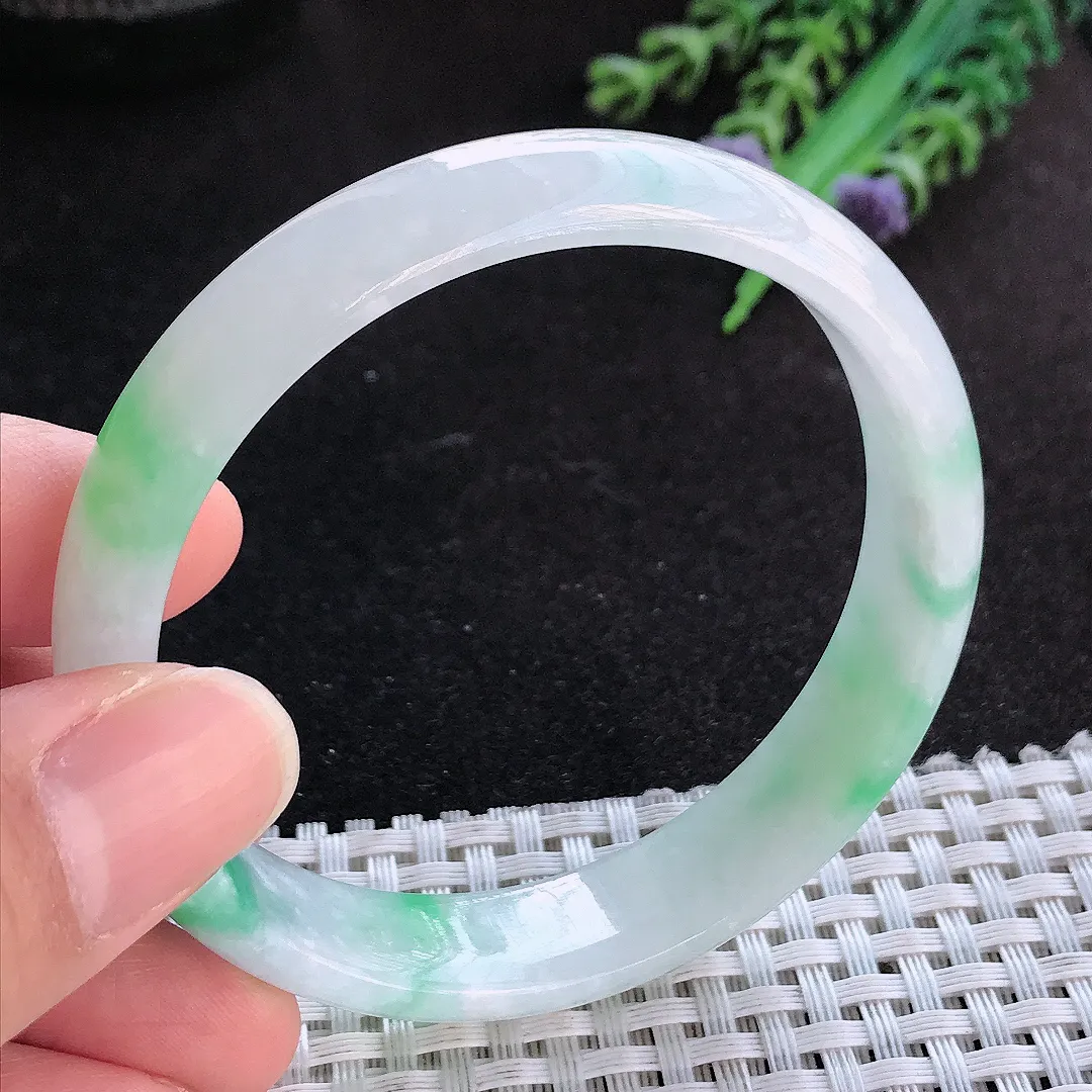 天然A货翡翠57/13/6.5老坑精美温润飘阳绿手镯宽边玉手镯