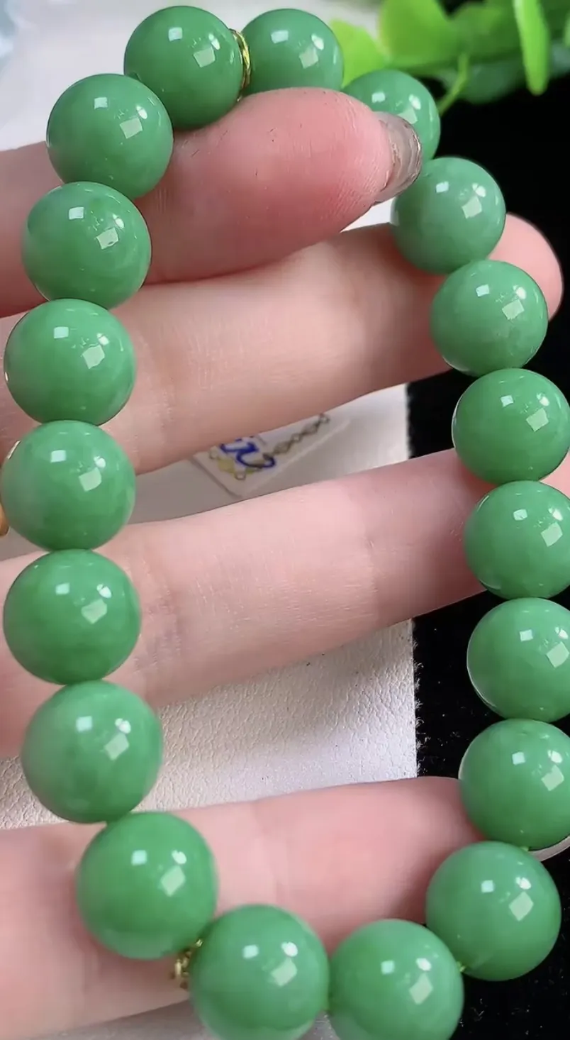 翡翠a货冰种满绿圆珠手串19颗，尺寸10.4，重量:36.17g