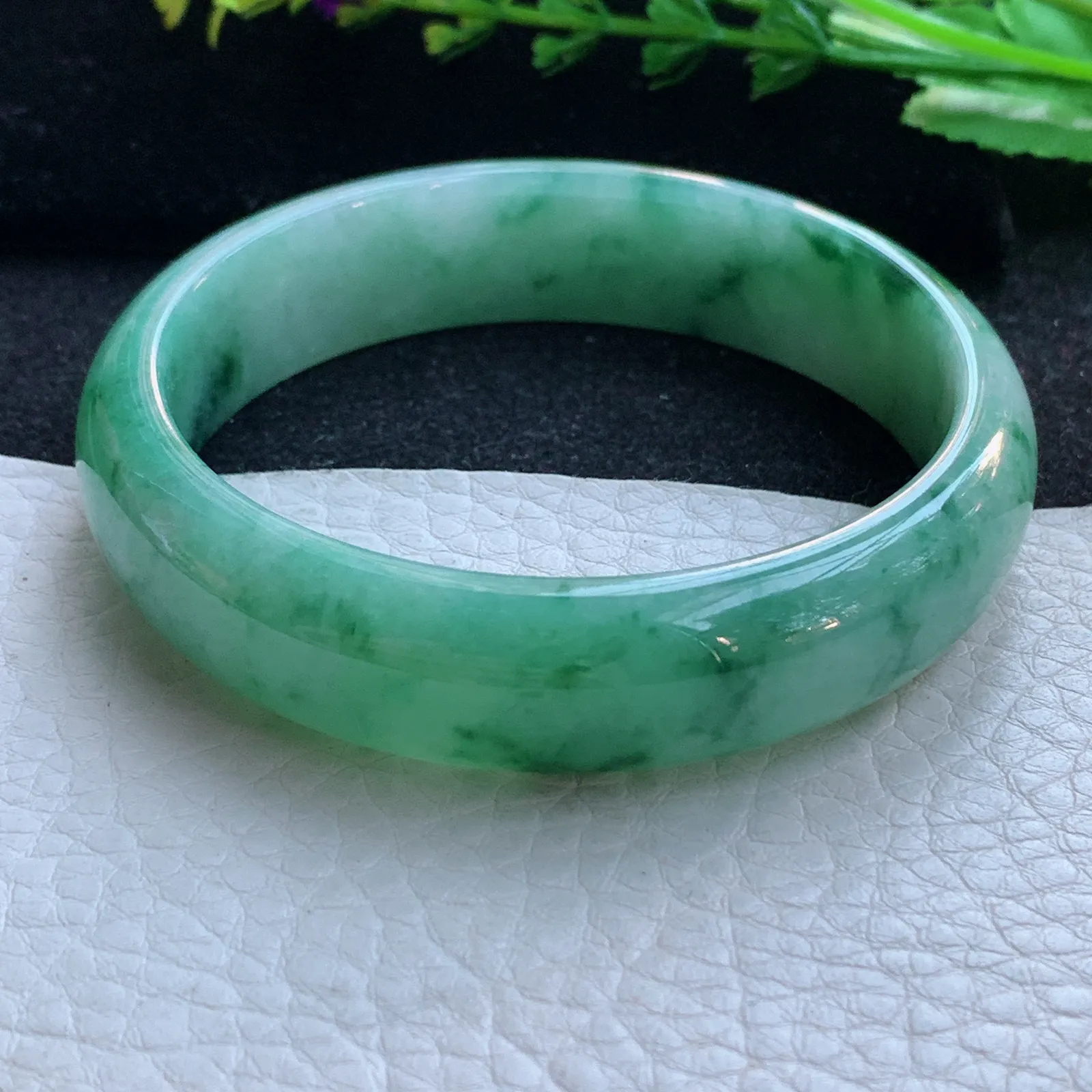 hh自然光58*14.8*7轮胎镯 缅甸翡翠a货玉手镯满绿底飘绿花宽边玉手环