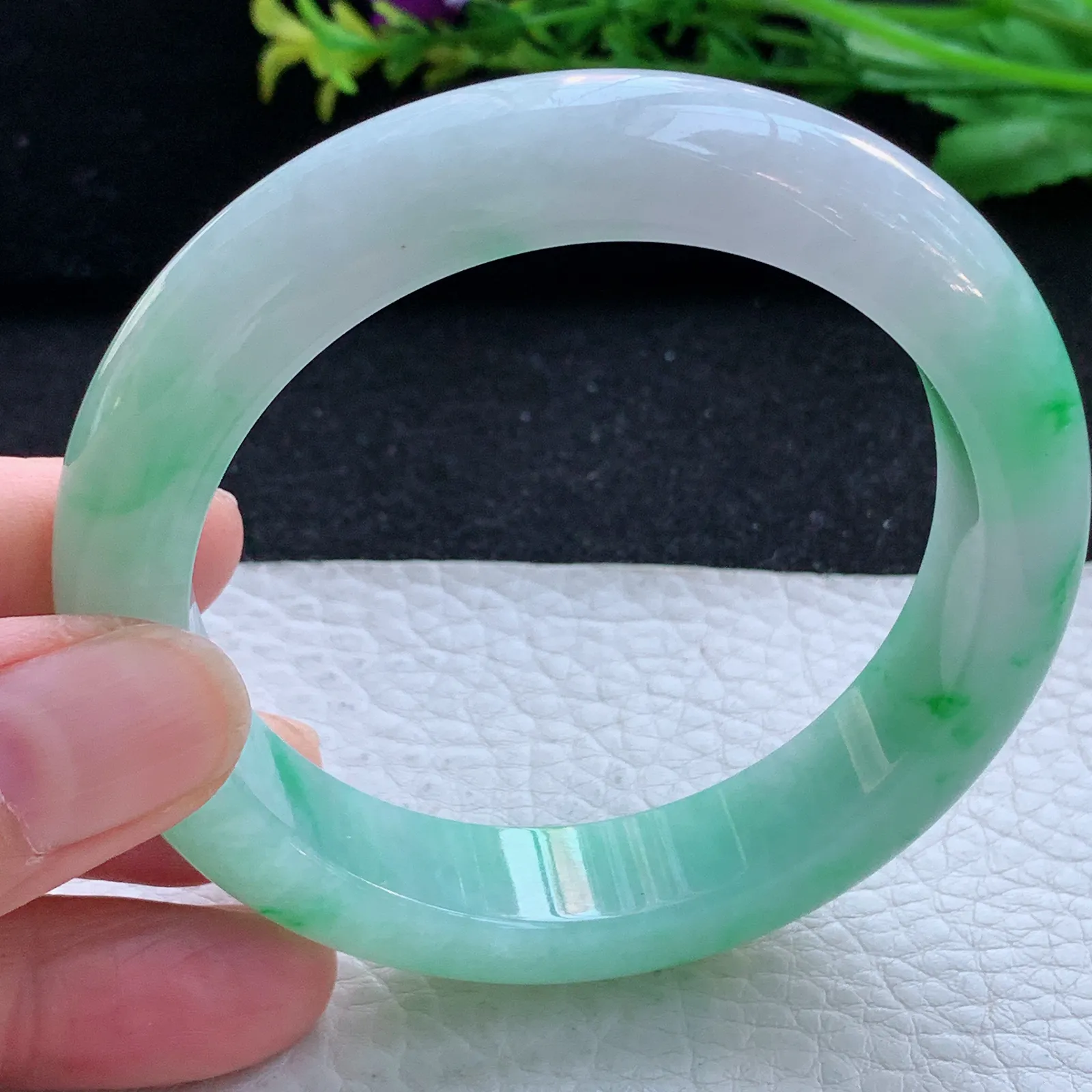 xd自然光57*13.2*9.2平安镯 缅甸翡翠a货玉手镯飘绿花宽边玉手环