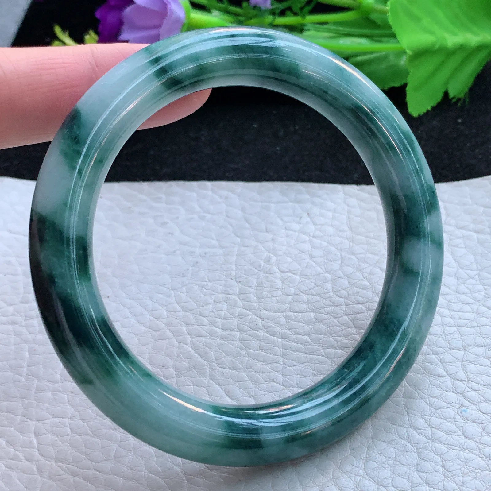 js自然光59*11.2*10.2美人镯 缅甸翡翠a货玉手镯蓝韵圆条玉手环