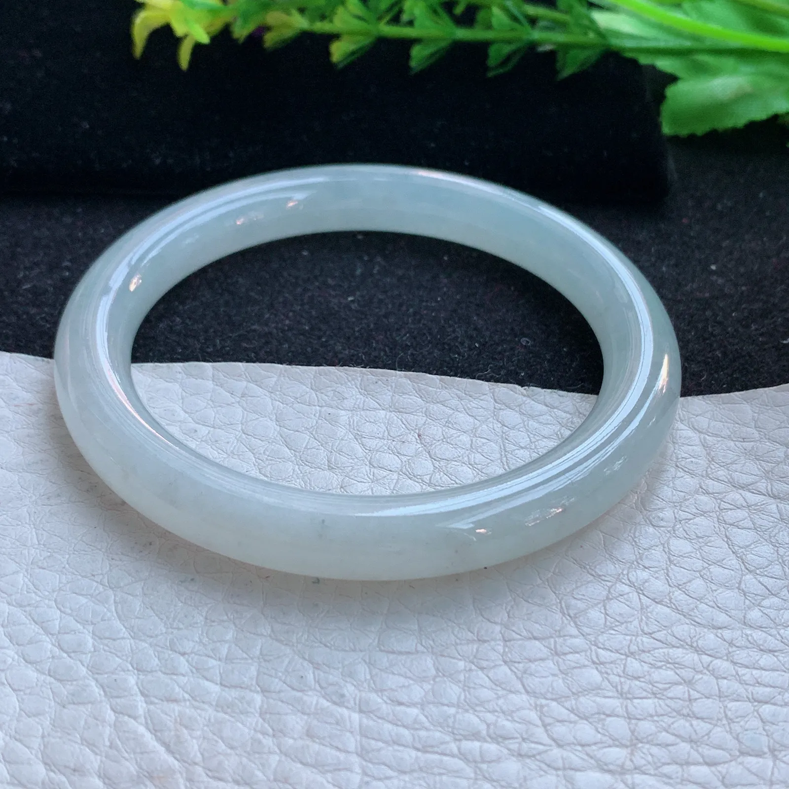 n自然光54.5*8.4叮当镯 缅甸翡翠a货玉手镯白月光圆条玉手环