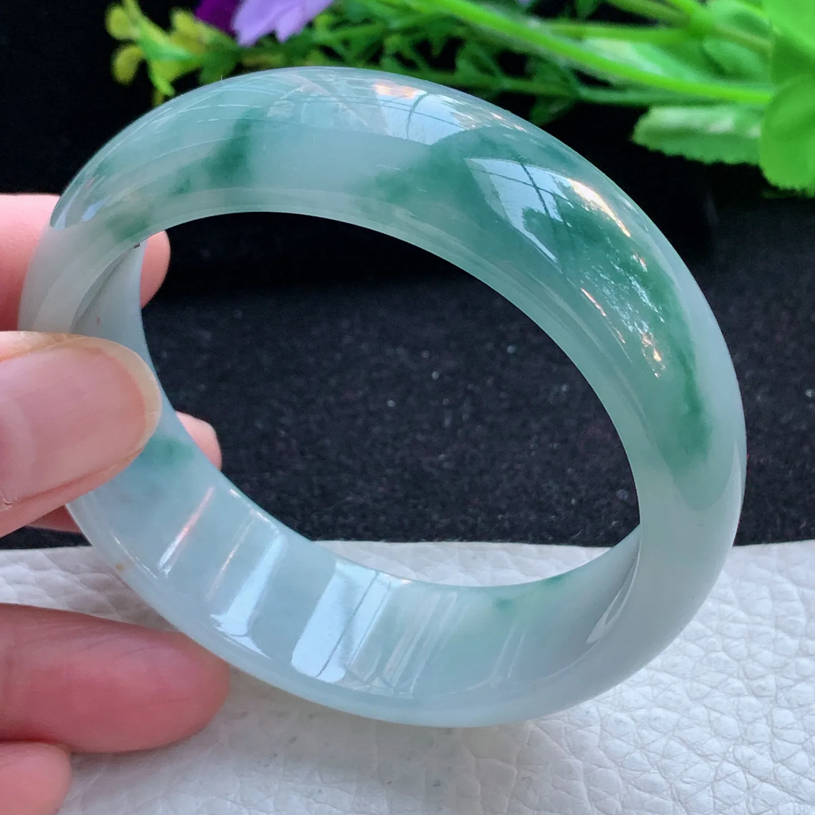 js自然光58*19*7.6轮胎镯 缅甸翡翠a货玉手镯冰飘花宽边玉手环