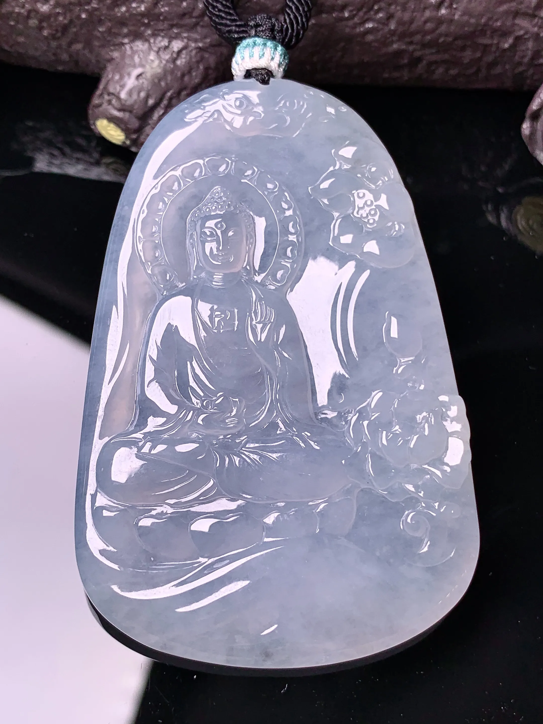 冰种大日如来佛祖吊坠 玉质细腻 色泽艳丽清新 整体尺寸61*39.6*5.2