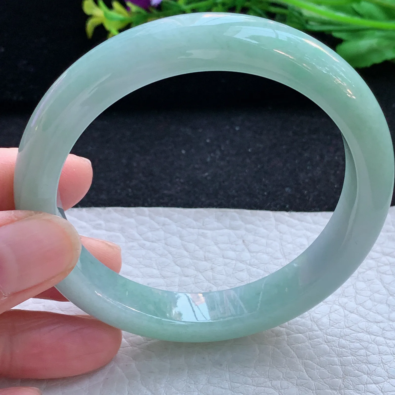 n自然光58.5*11:6*8.3平安镯 缅甸翡翠a货玉手镯清新宽边玉手环